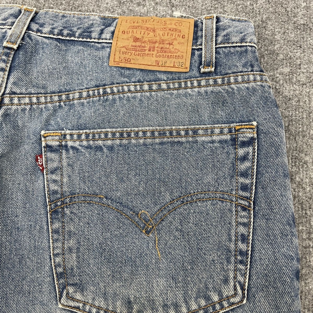 Levi's × Vintage Vintage Levi's 550 Faded Jeans -wc125 Size US 37 - 8 Thumbnail