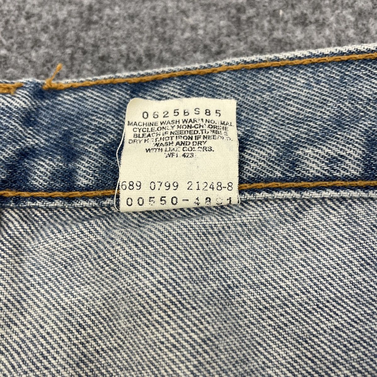 Levi's × Vintage Vintage Levi's 550 Faded Jeans -wc125 Size US 37 - 5 Thumbnail