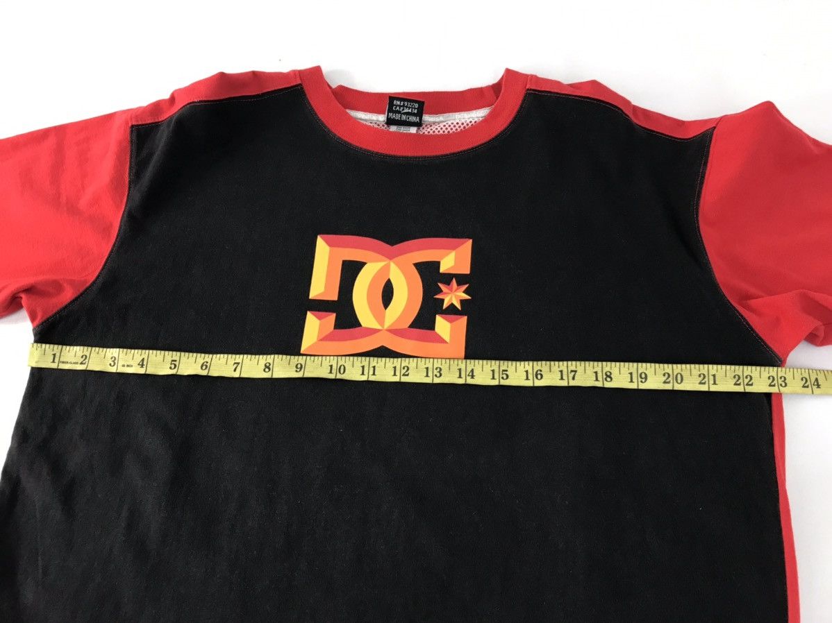 Japanese Brand Dcshoecousa Big Logo two tones Colour Tee Size US L / EU 52-54 / 3 - 8 Thumbnail