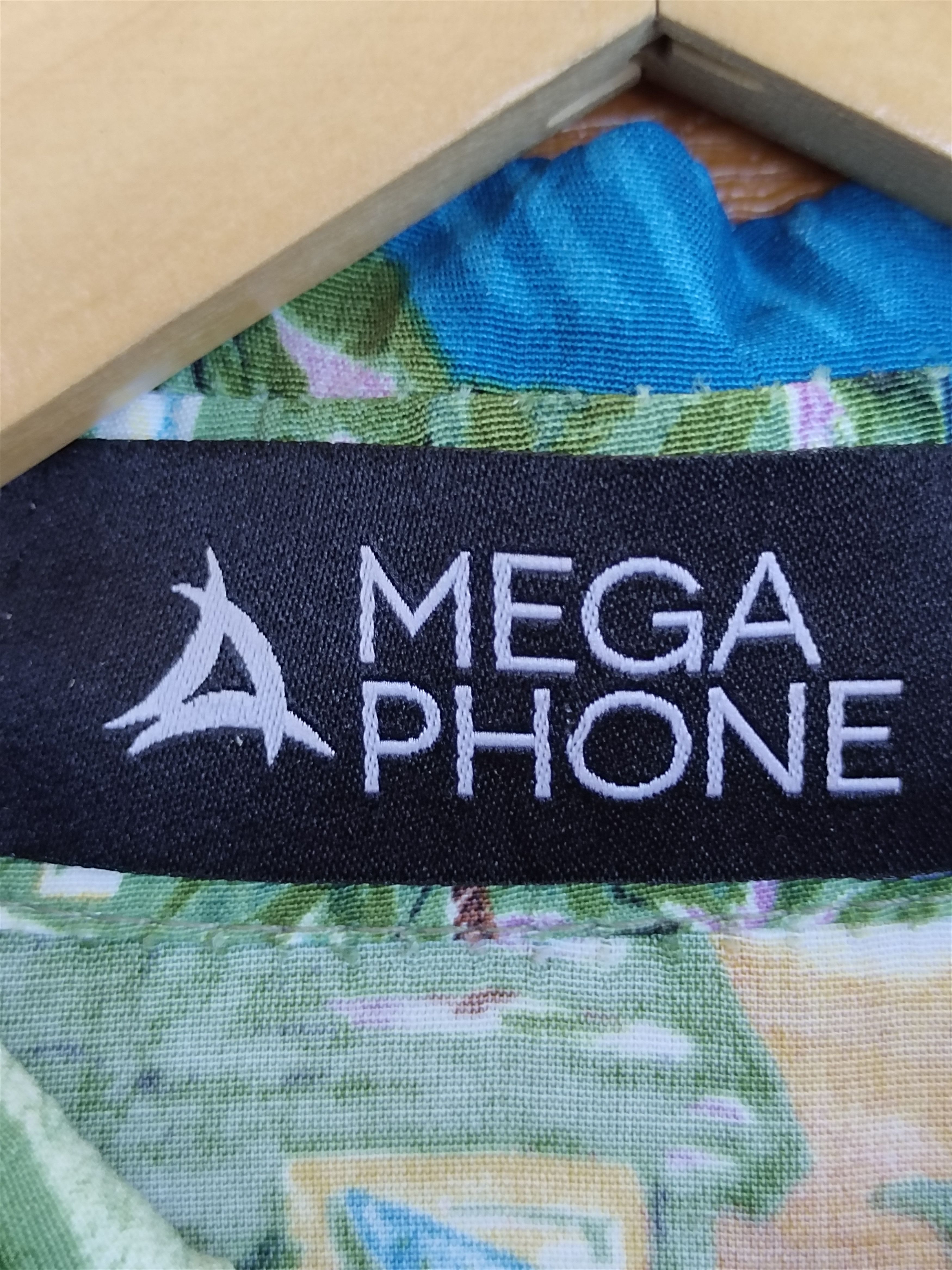 Japanese Brand Vtg Japanese Hawaiian Mega Phone Scenic View Rayon Shirt Size US L / EU 52-54 / 3 - 16 Thumbnail