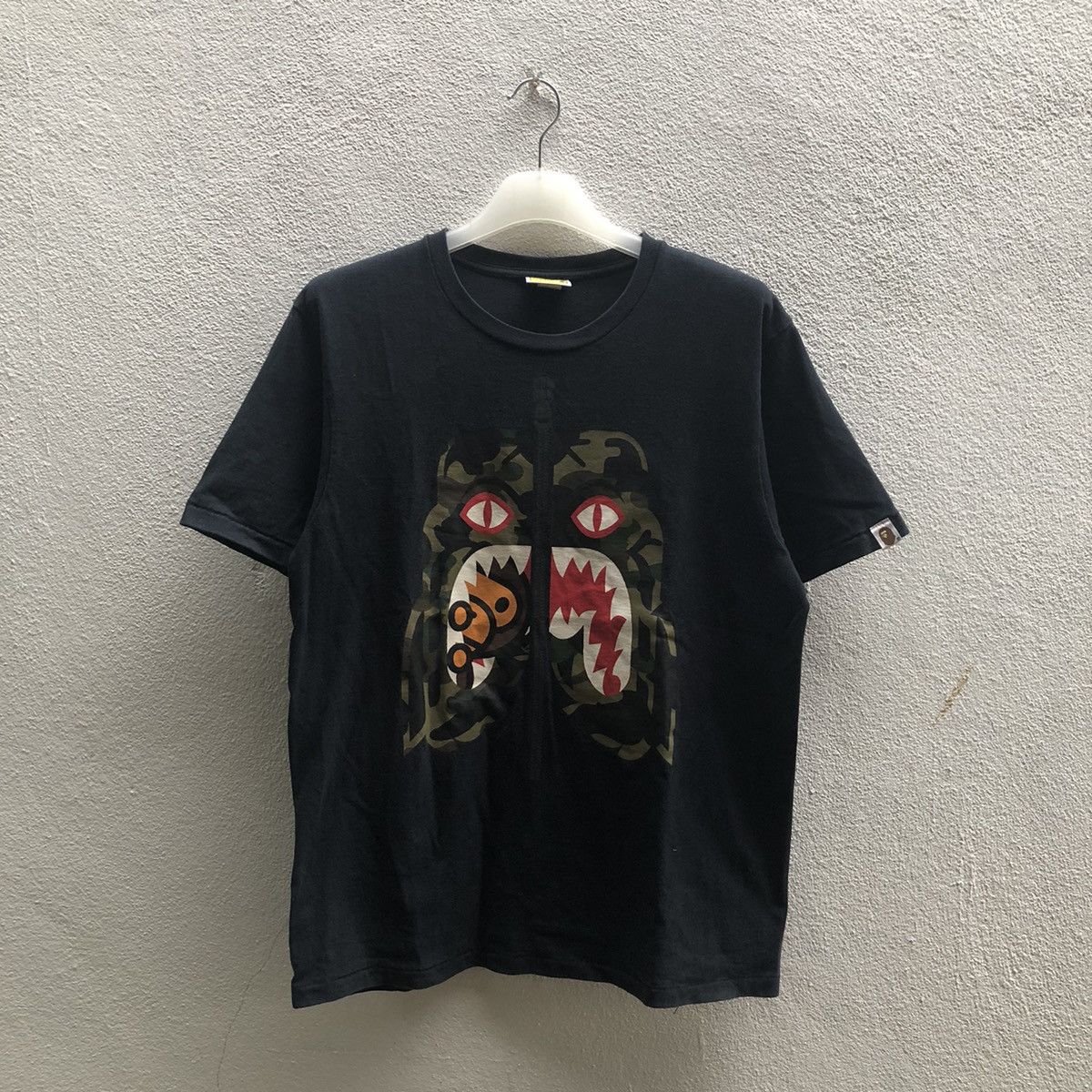 Bape 1st Camo Milo Tiger Tee Size US M / EU 48-50 / 2 - 1 Thumbnail
