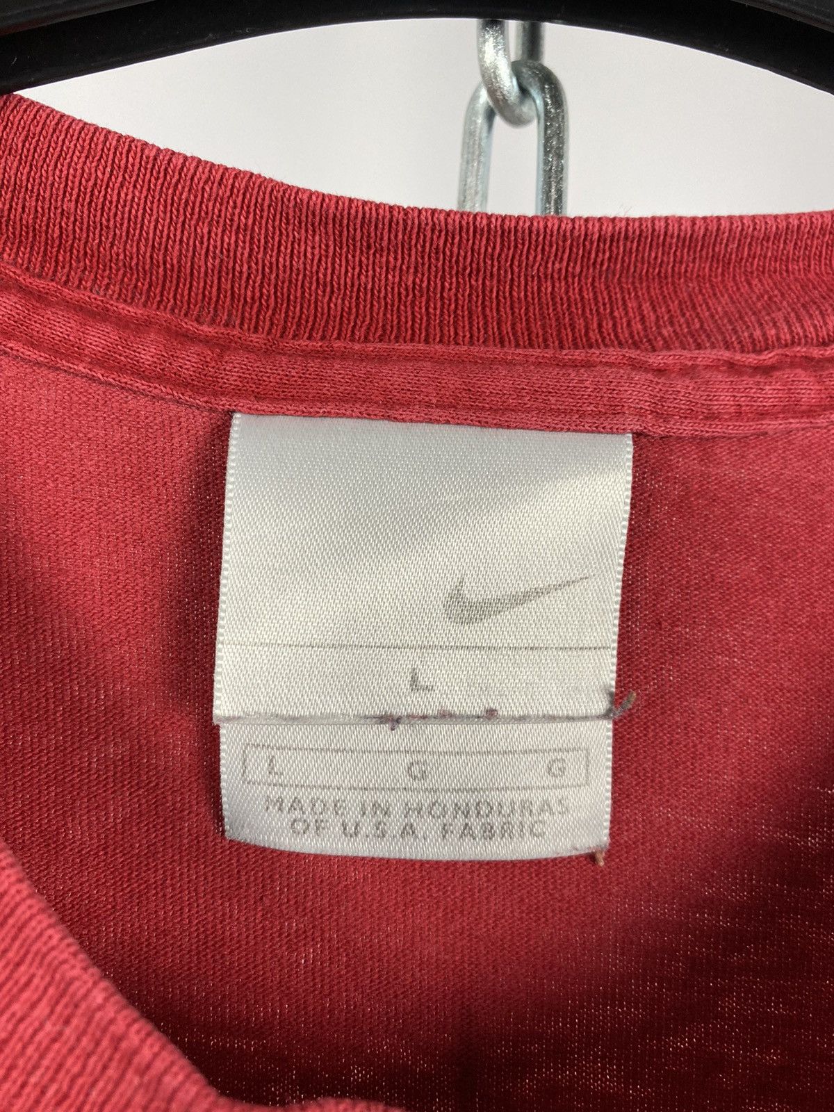 Nike Nike red T-shirts vintage swoosh size L Size US L / EU 52-54 / 3 - 3 Thumbnail