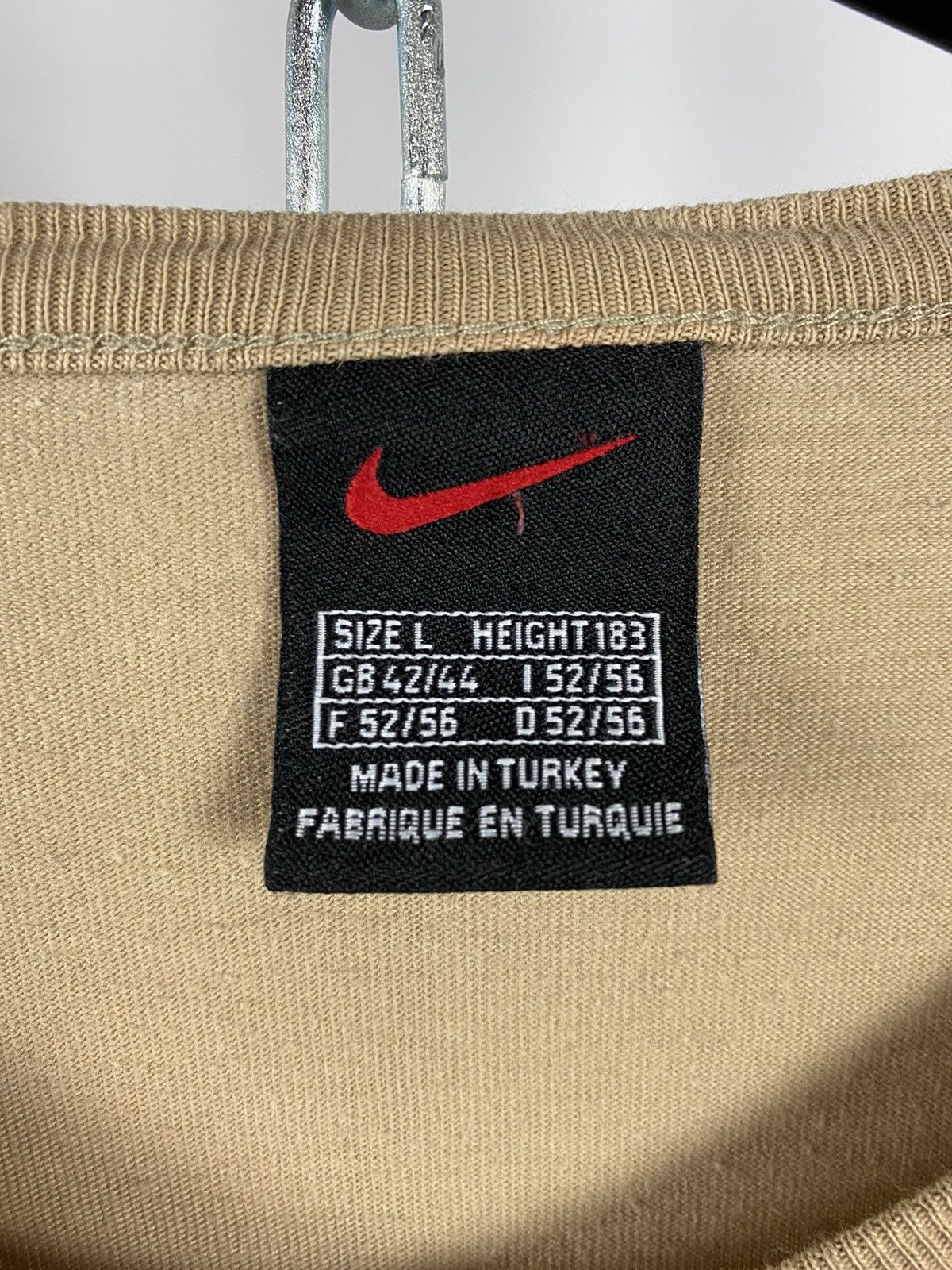 Nike Nike long sleeve beige vintage swoosh size L Size US L / EU 52-54 / 3 - 3 Thumbnail