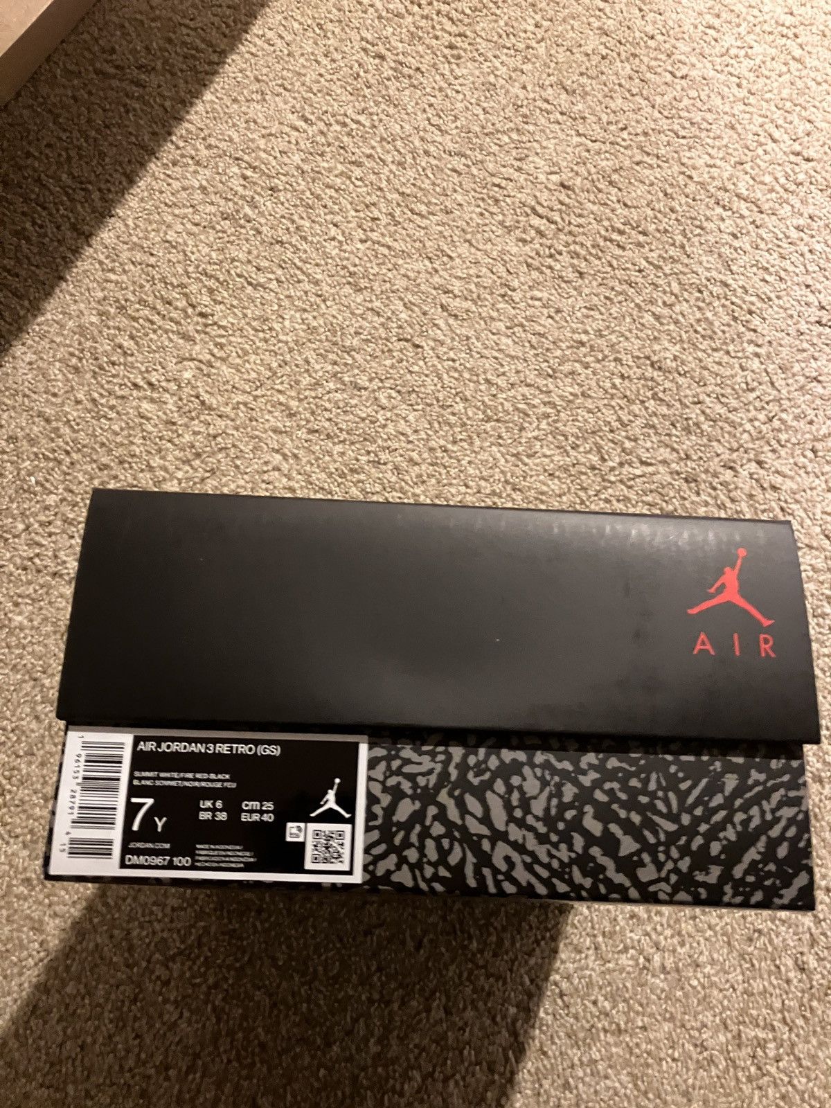 Jordan Brand Air Jordan 3 White Cement 7Y GS Size US 7 / EU 40 - 8 Thumbnail