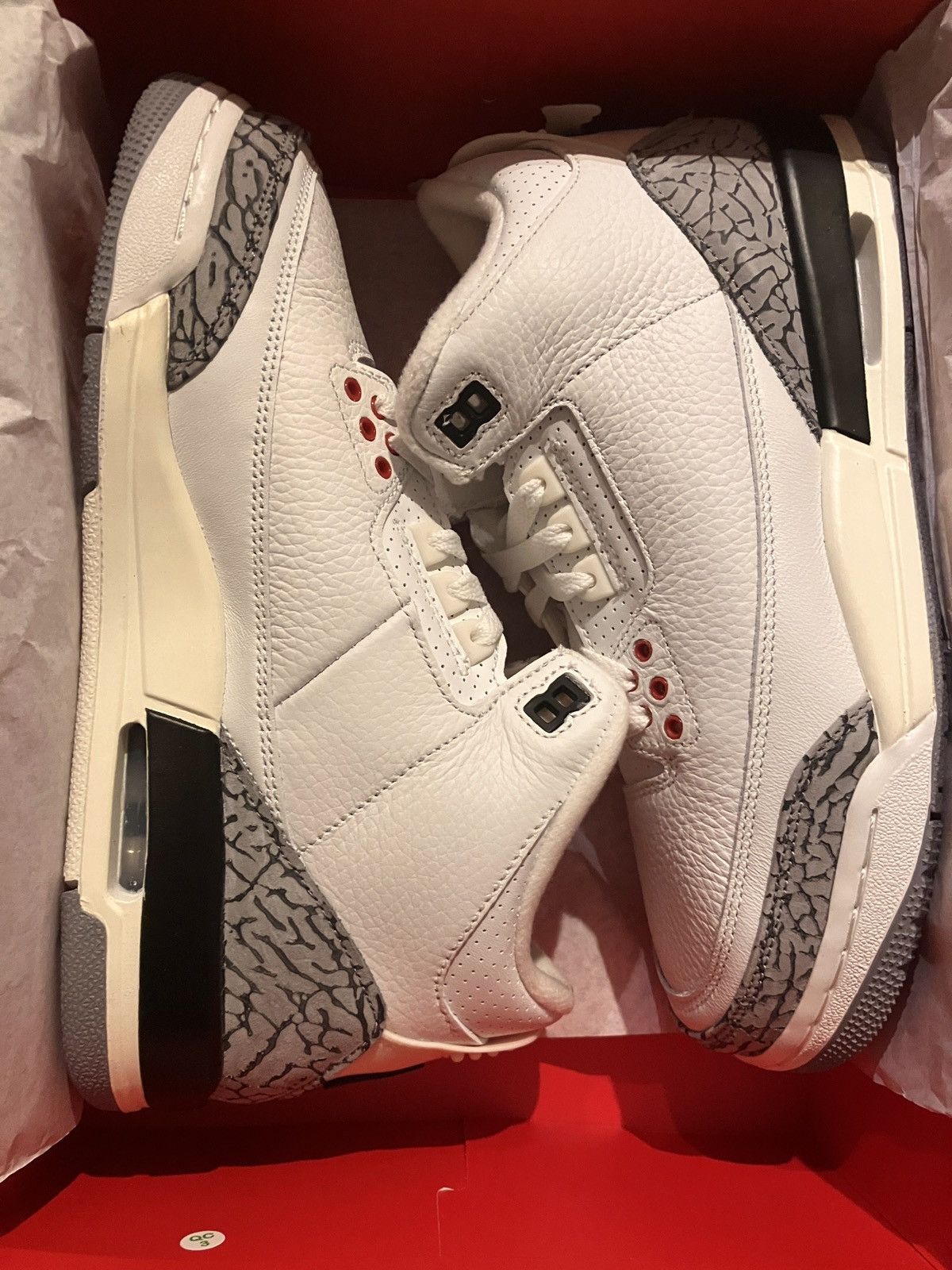 Jordan Brand Air Jordan 3 White Cement 7Y GS Size US 7 / EU 40 - 7 Thumbnail