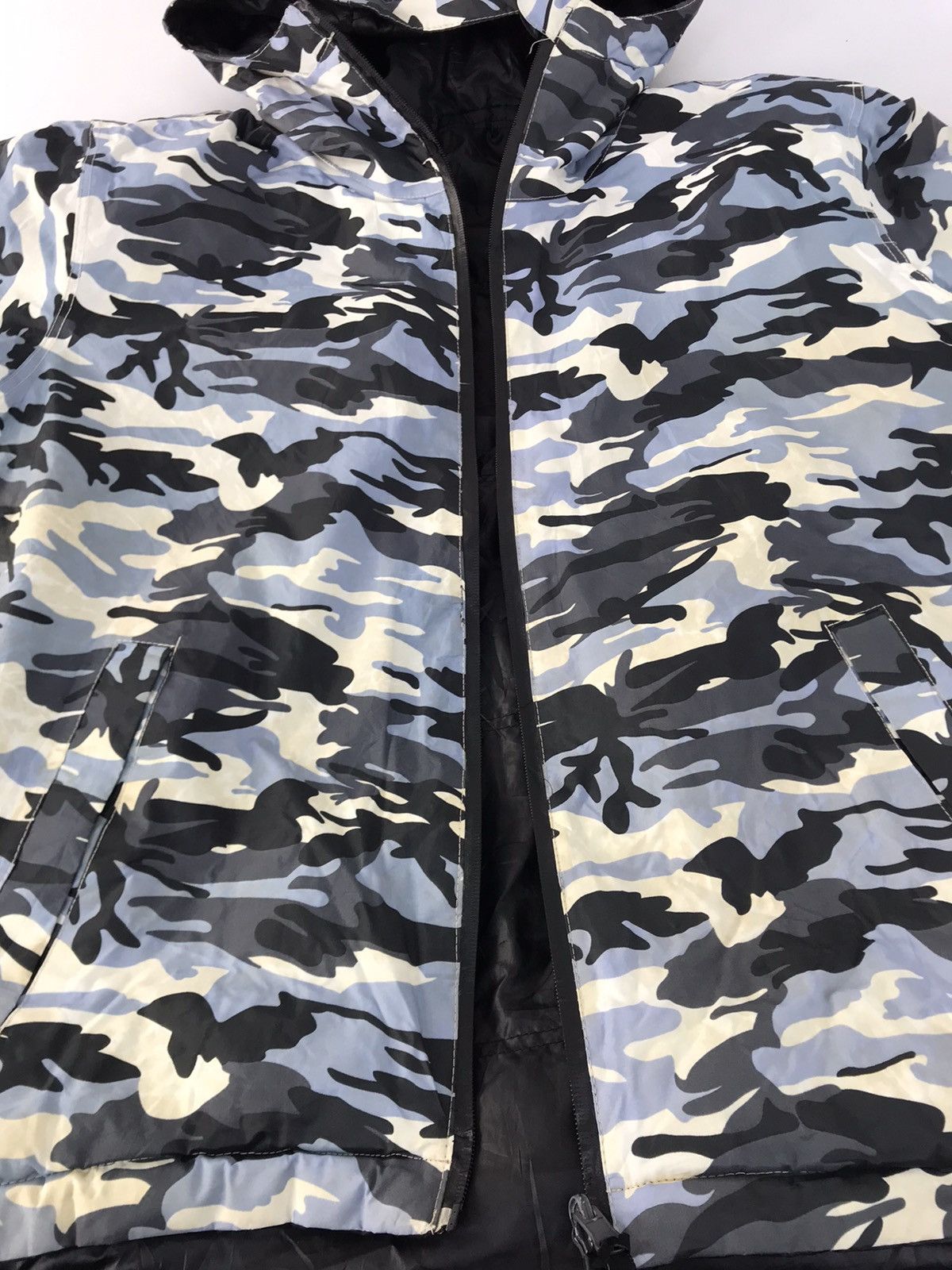 Japanese Brand Camouflage Military Style Army Puffer Jacket Zipper Size US L / EU 52-54 / 3 - 4 Thumbnail