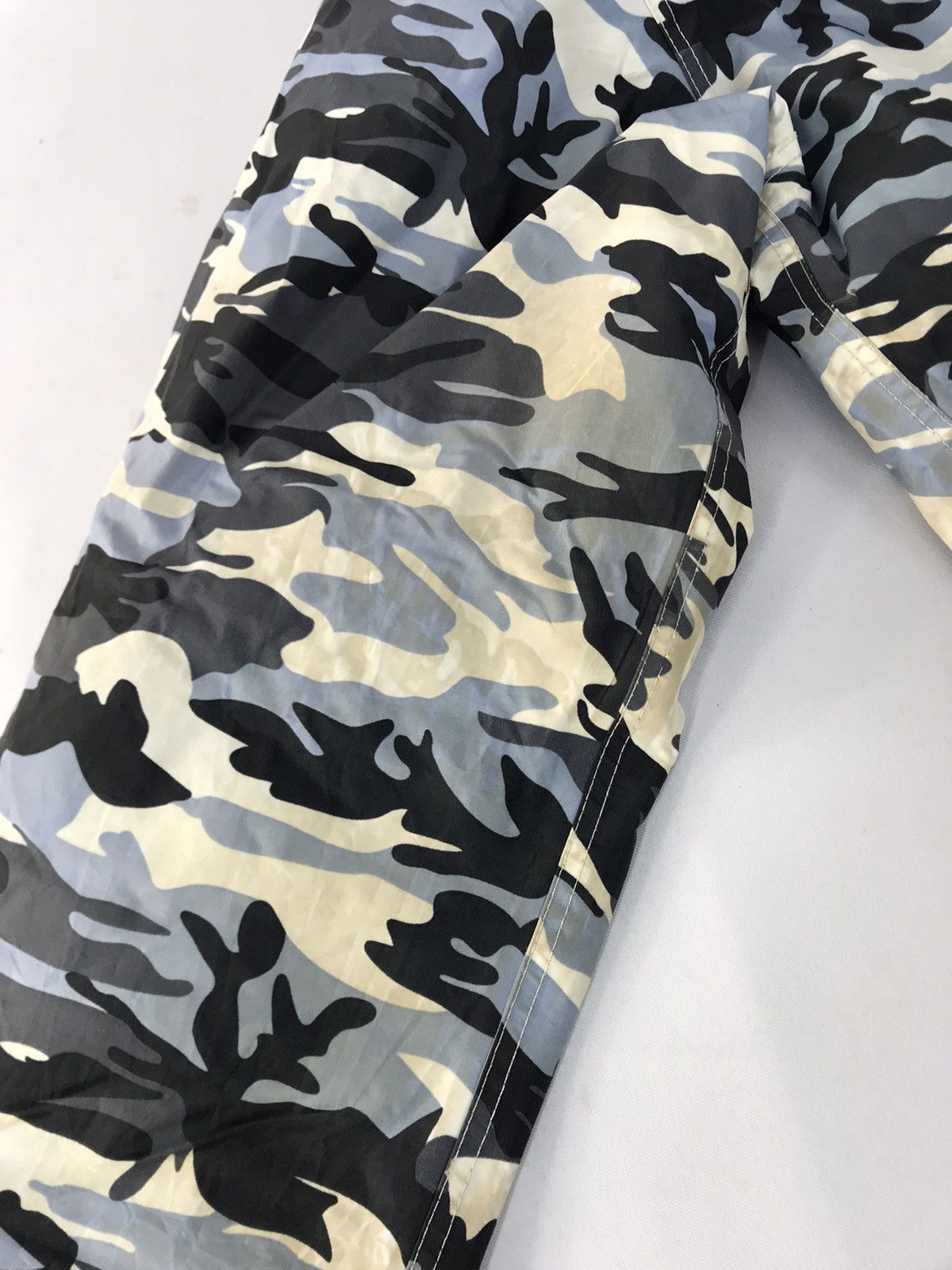 Japanese Brand Camouflage Military Style Army Puffer Jacket Zipper Size US L / EU 52-54 / 3 - 13 Thumbnail