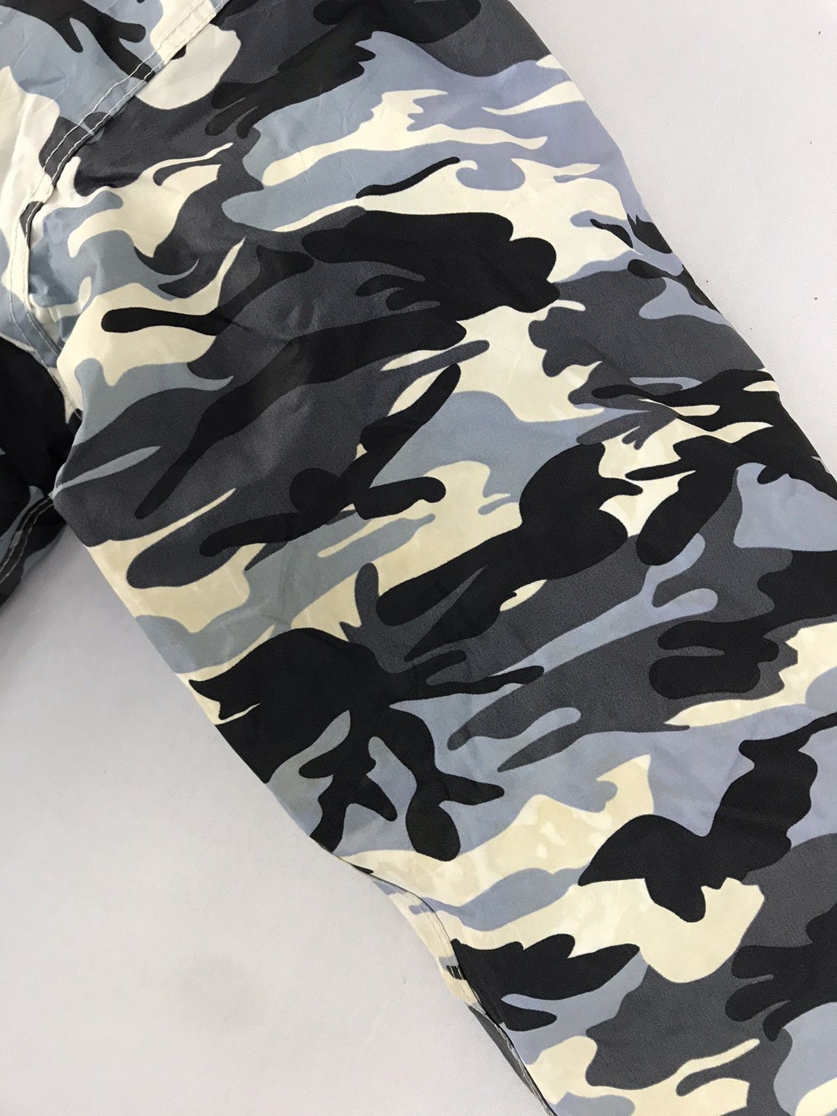 Japanese Brand Camouflage Military Style Army Puffer Jacket Zipper Size US L / EU 52-54 / 3 - 14 Thumbnail