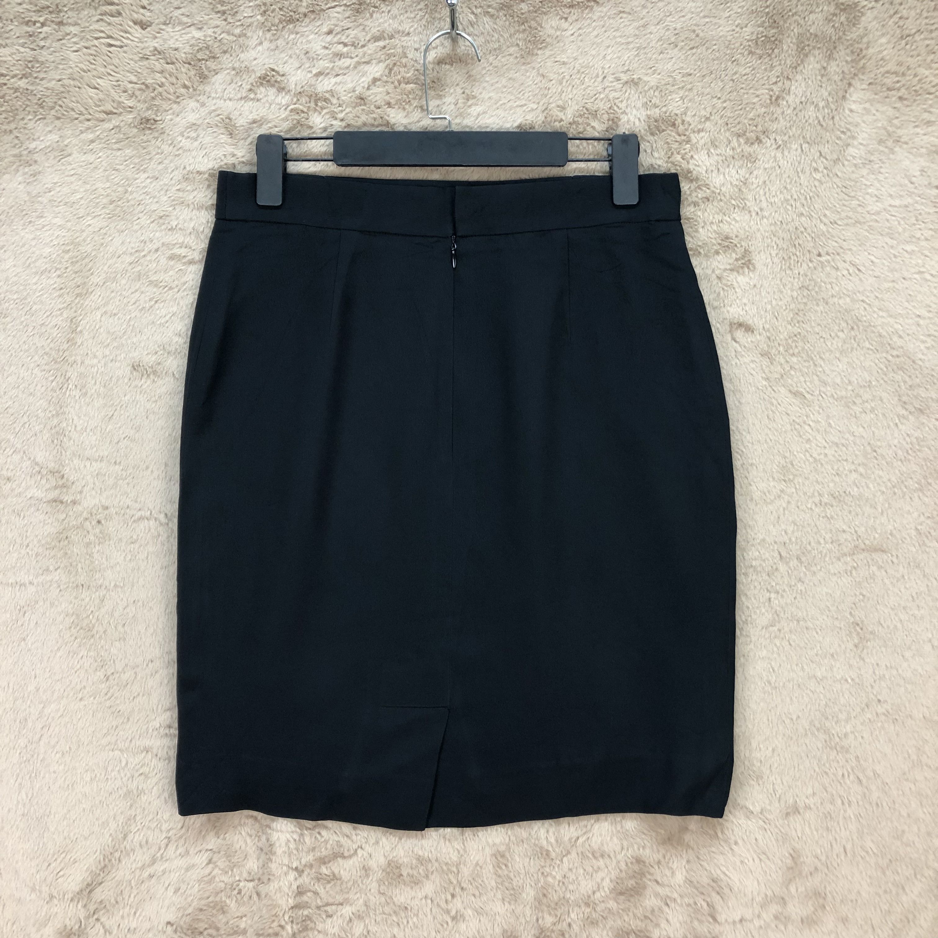 Givenchy ARCHIVES BOUTIQUES GIVENCHY MINI SKIRTS #5664-201 Size 31" - 4 Thumbnail