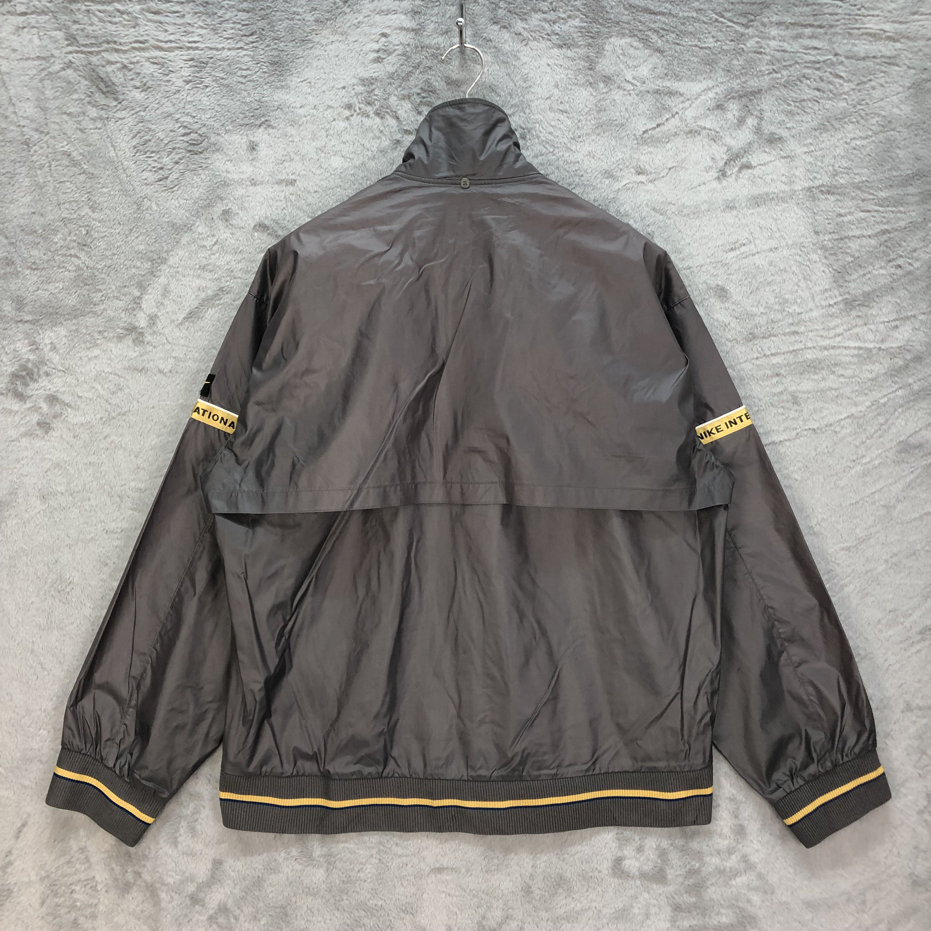 Nike VINTAGE 80s NIKE TURTLENECK WINDBREAKER JACKET #6179-52 Size US L / EU 52-54 / 3 - 14 Thumbnail