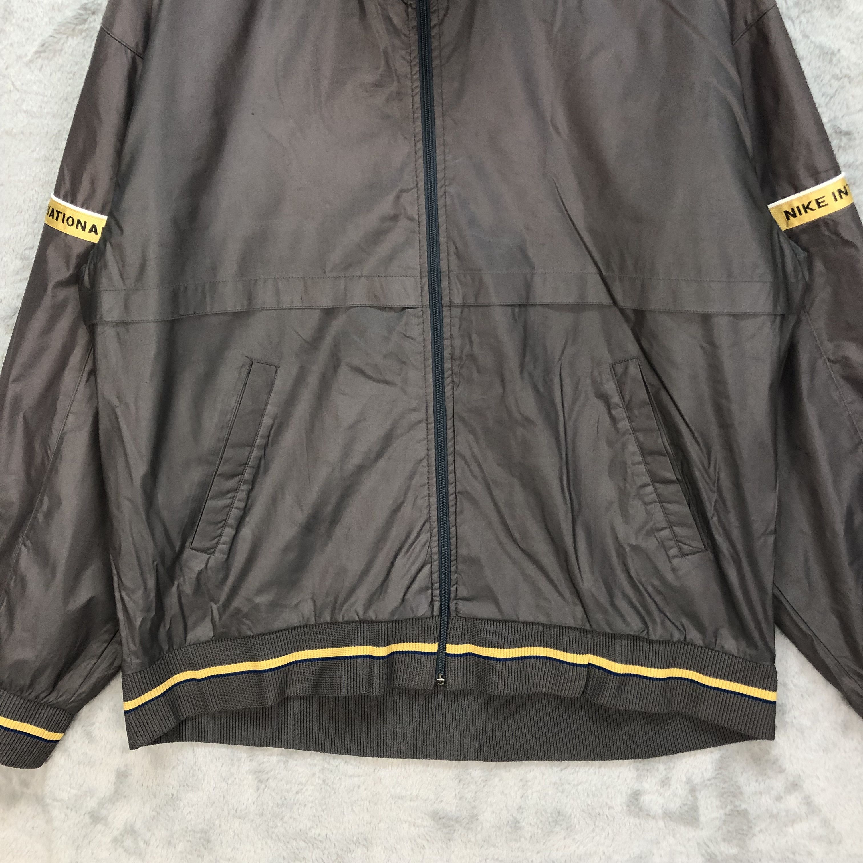 Nike VINTAGE 80s NIKE TURTLENECK WINDBREAKER JACKET #6179-52 Size US L / EU 52-54 / 3 - 4 Thumbnail