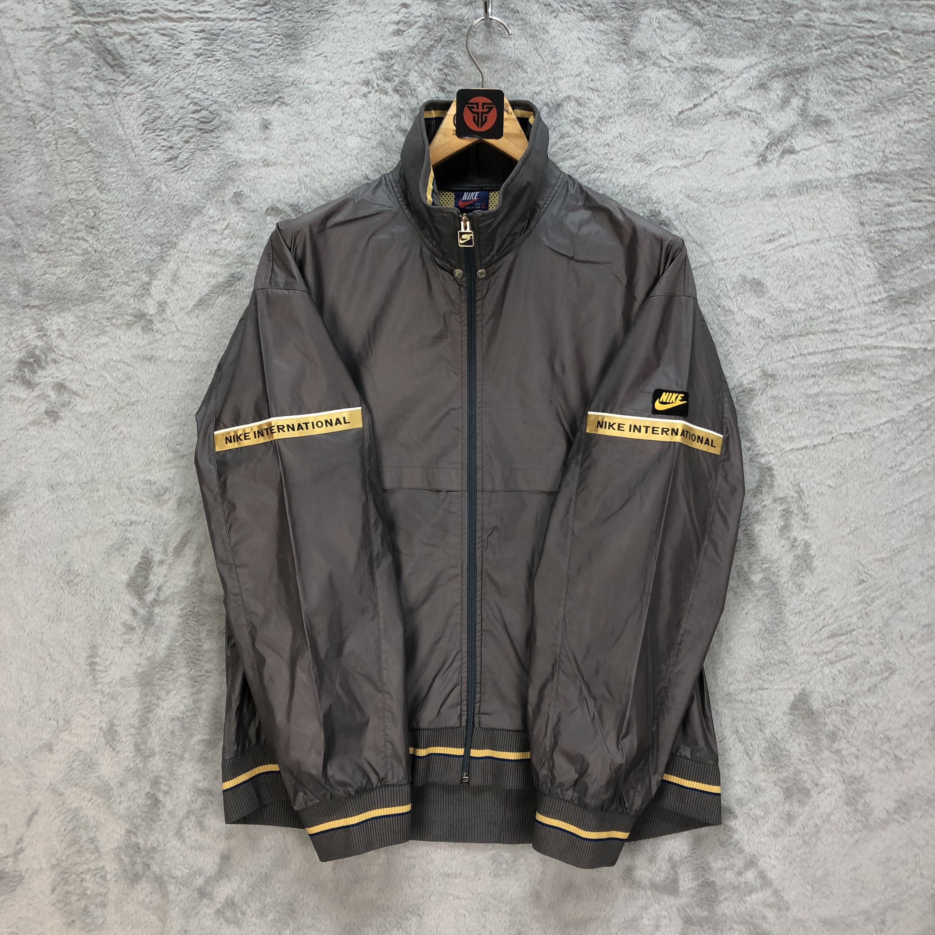 Nike VINTAGE 80s NIKE TURTLENECK WINDBREAKER JACKET #6179-52 Size US L / EU 52-54 / 3 - 8 Thumbnail