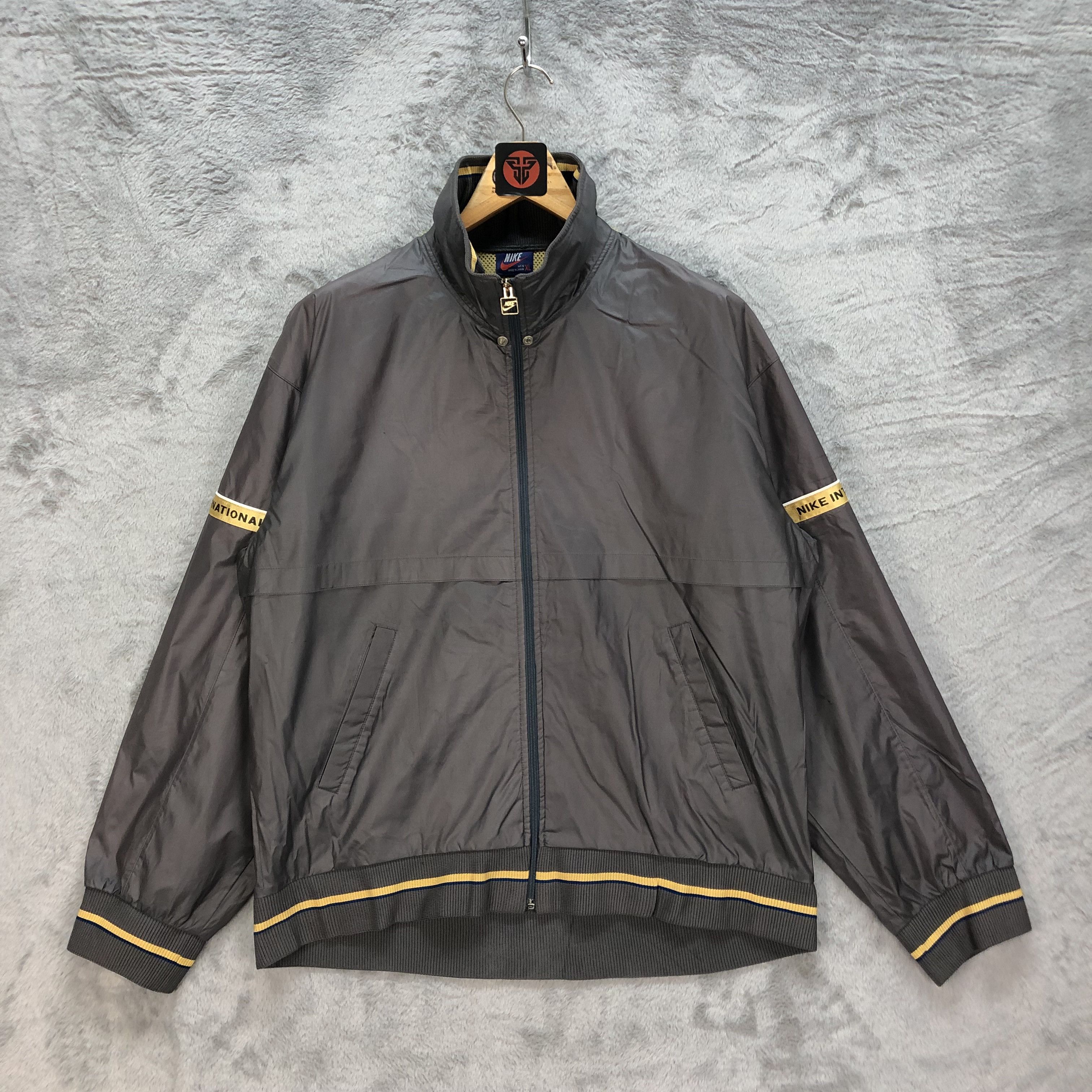 Nike VINTAGE 80s NIKE TURTLENECK WINDBREAKER JACKET #6179-52 Size US L / EU 52-54 / 3 - 1 Thumbnail