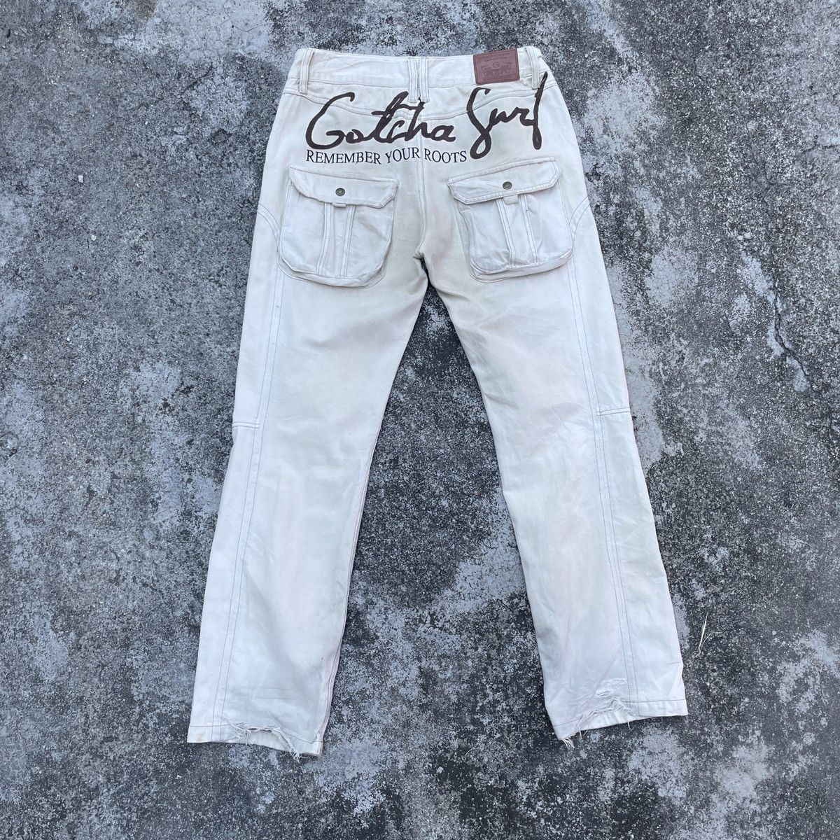 image of Vintage Gotcha Surfwear Embroidery Logo Distressed Pants in White, Men's (Size 34)