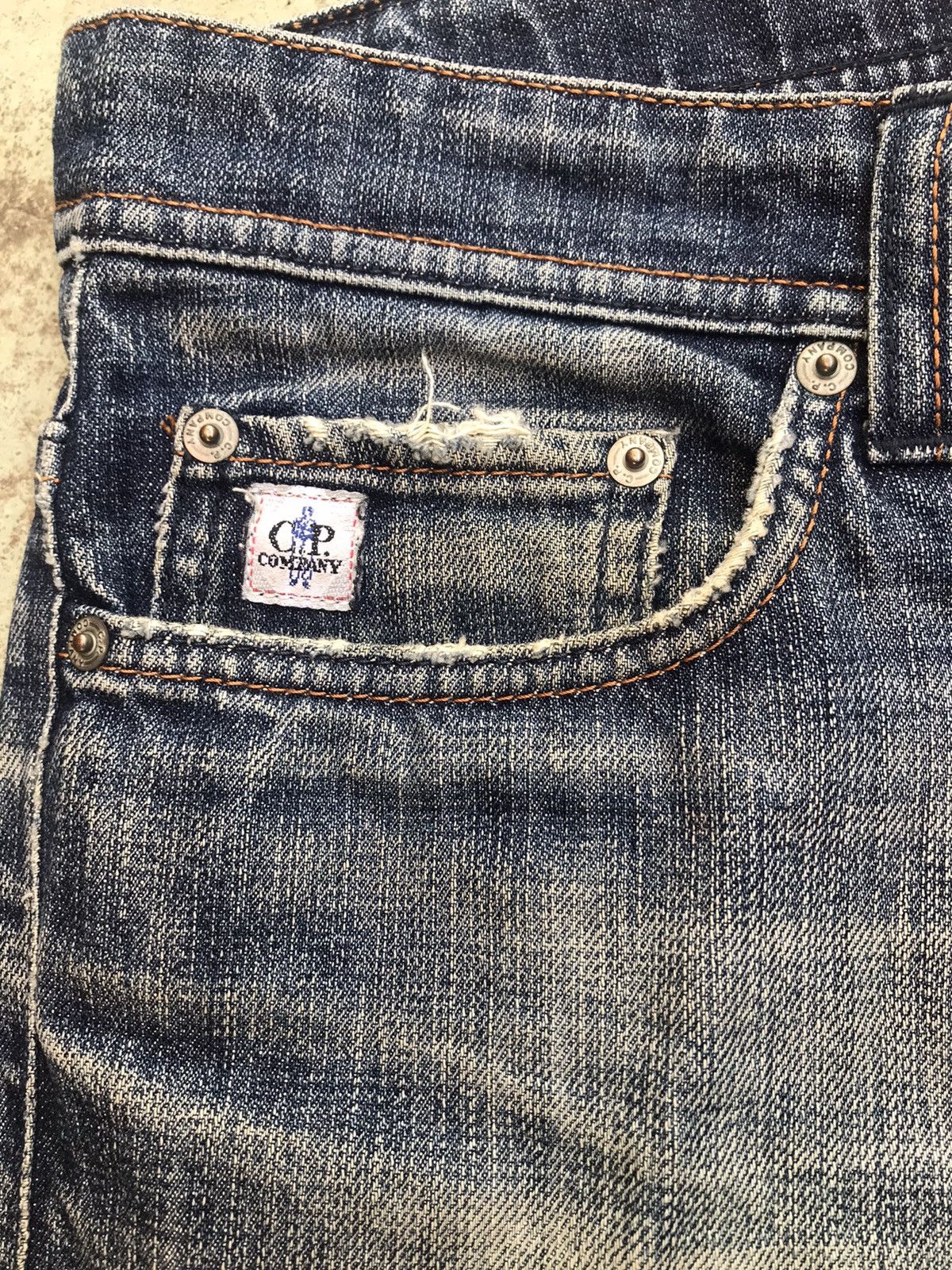 C.P. Company C.P. Company Distressed Size US 34 / EU 50 - 4 Thumbnail