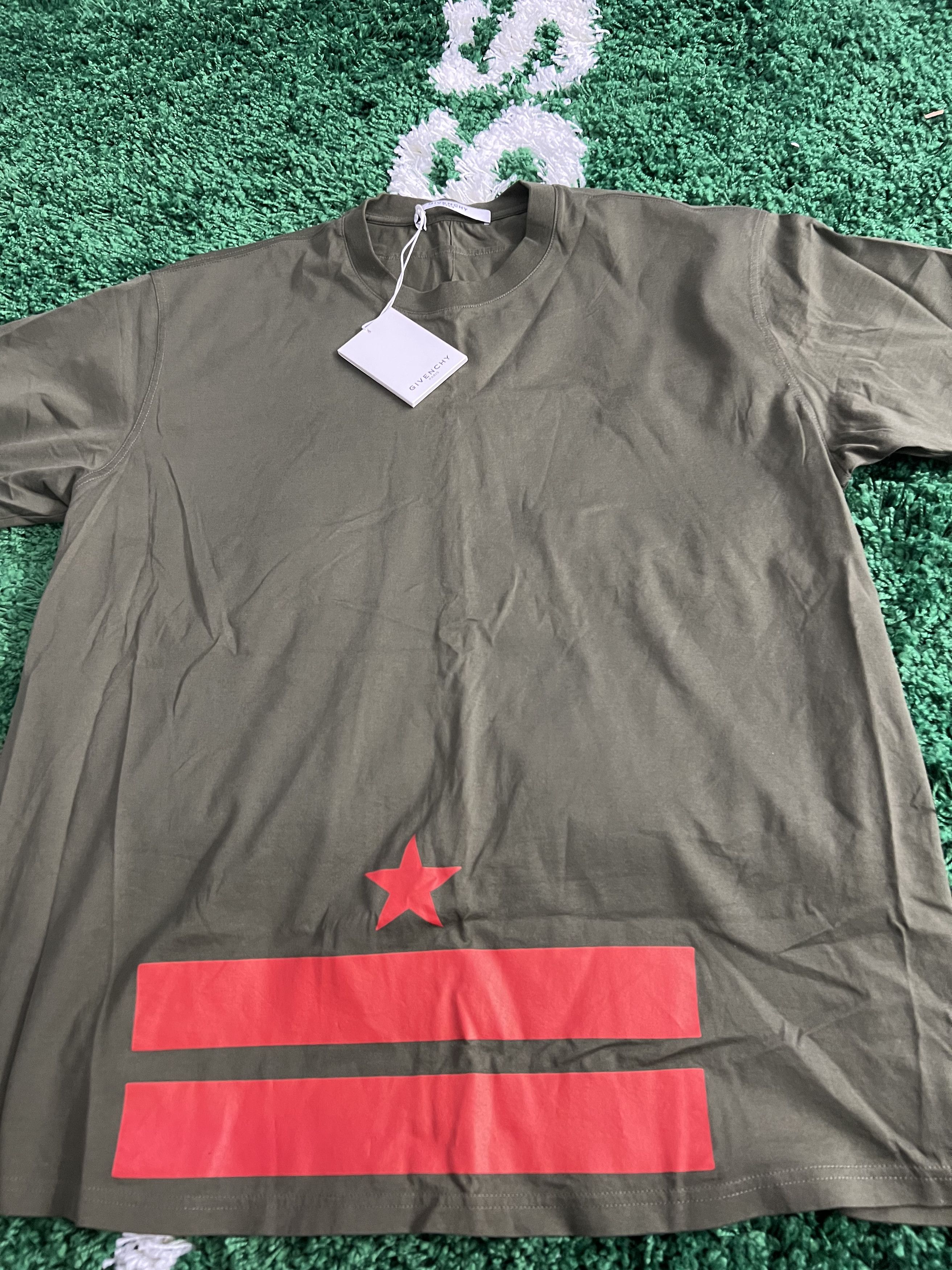 image of Givenchy Red Star T-Shirt in Khaki, Men's (Size XL)