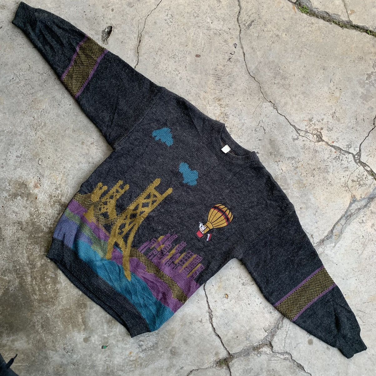 Japanese Brand Vintage japanese brand sweatshirt Size US M / EU 48-50 / 2 - 3 Thumbnail