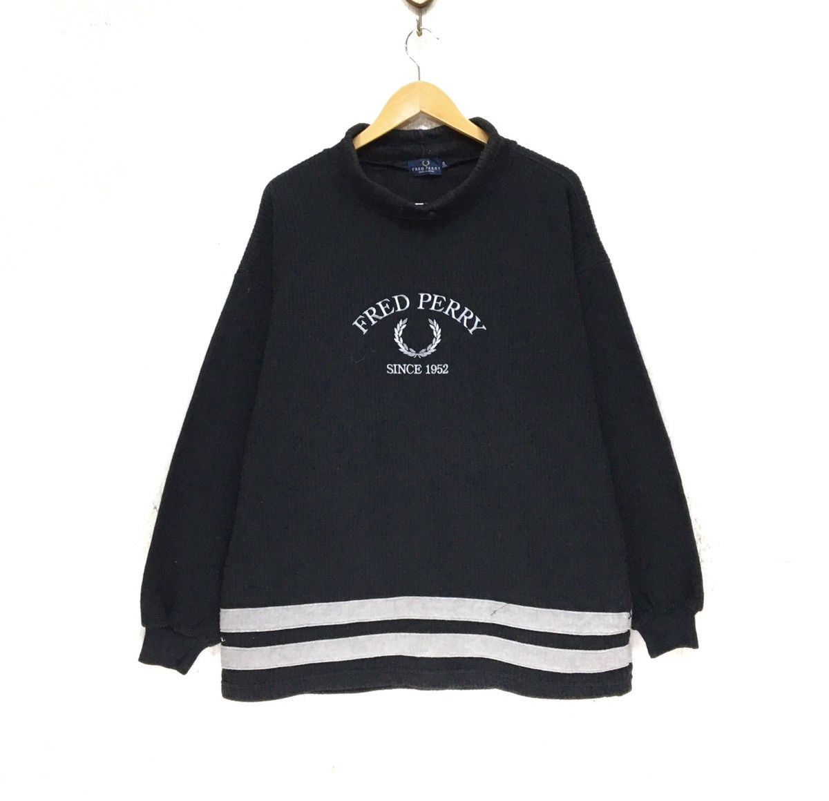 Fred Perry Vintage 90s Fred Perry Sweiatshirt Big Logo Size US L / EU 52-54 / 3 - 1 Thumbnail