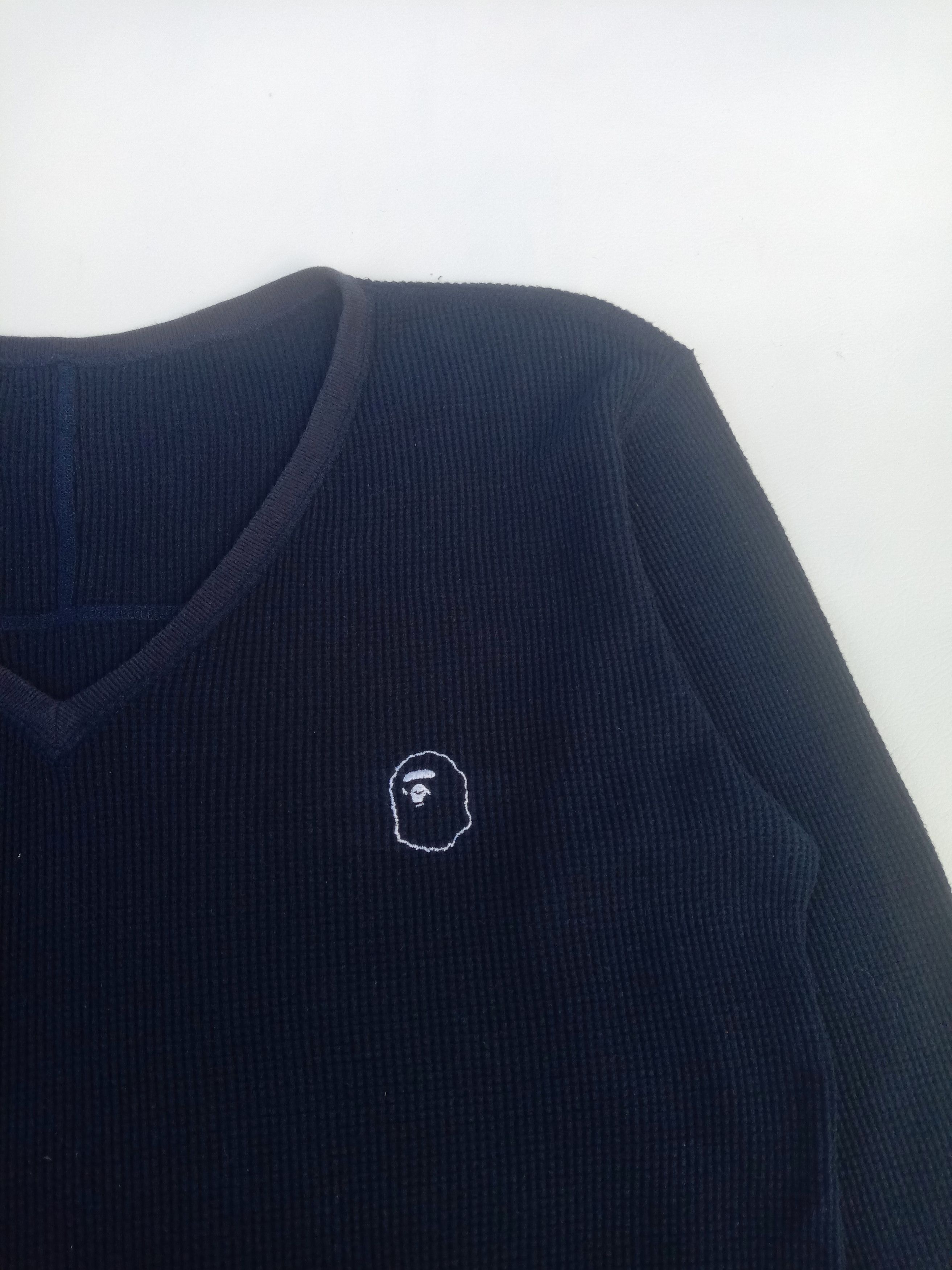Bape 2007 Longsleeve bape V neck A bathing ape small head logo Size US L / EU 52-54 / 3 - 7 Thumbnail