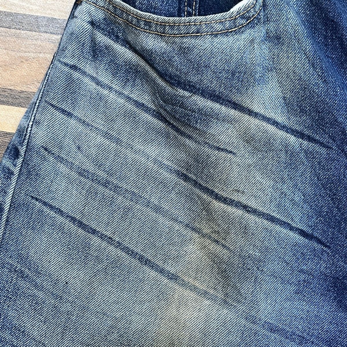 Levi's Vintage Clothing Vintage Levi's 569 Loose Straight Baggy Faded Size US 29 - 12 Thumbnail