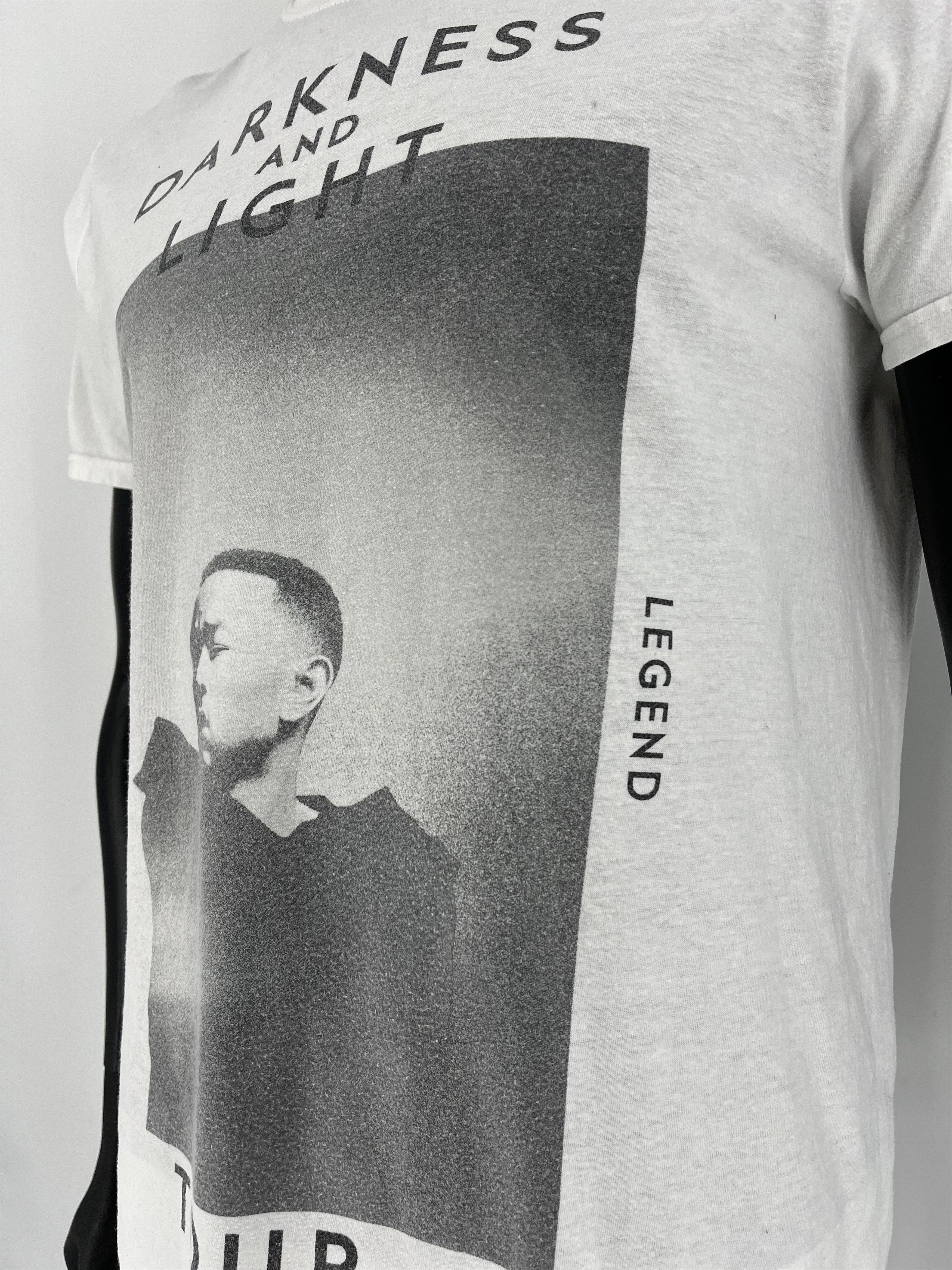 Band Tees × Vintage Vintage Y2K John Legend Darkness+Light Tour 2017 Shirt M Size US M / EU 48-50 / 2 - 8 Thumbnail