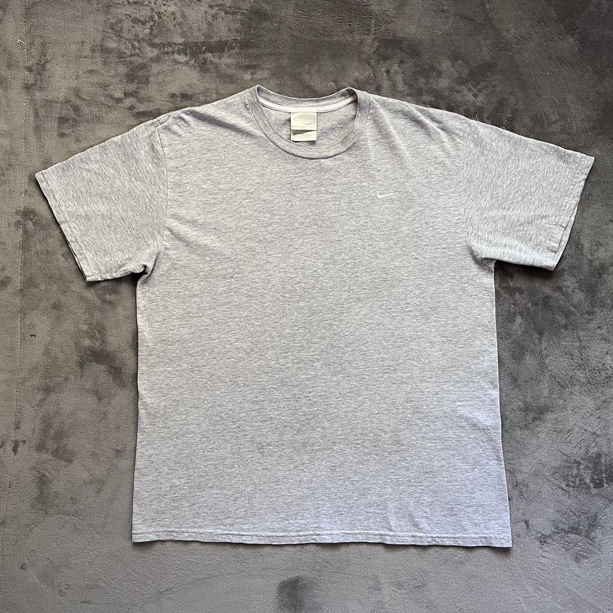 Vintage Vintage Y2K Nike Mini Swoosh Logo Tee Size US L / EU 52-54 / 3 - 1 Thumbnail
