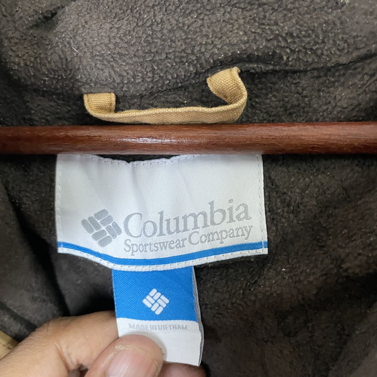 Columbia Vintage Columbia Embroidery Small Logo Hoodies Jacket Size US XL / EU 56 / 4 - 5 Thumbnail