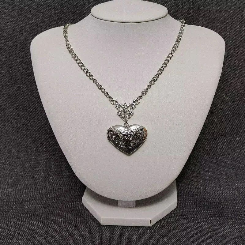 Jewelry Heart Locket With Vampire Bat Necklace Size ONE SIZE - 1 Thumbnail
