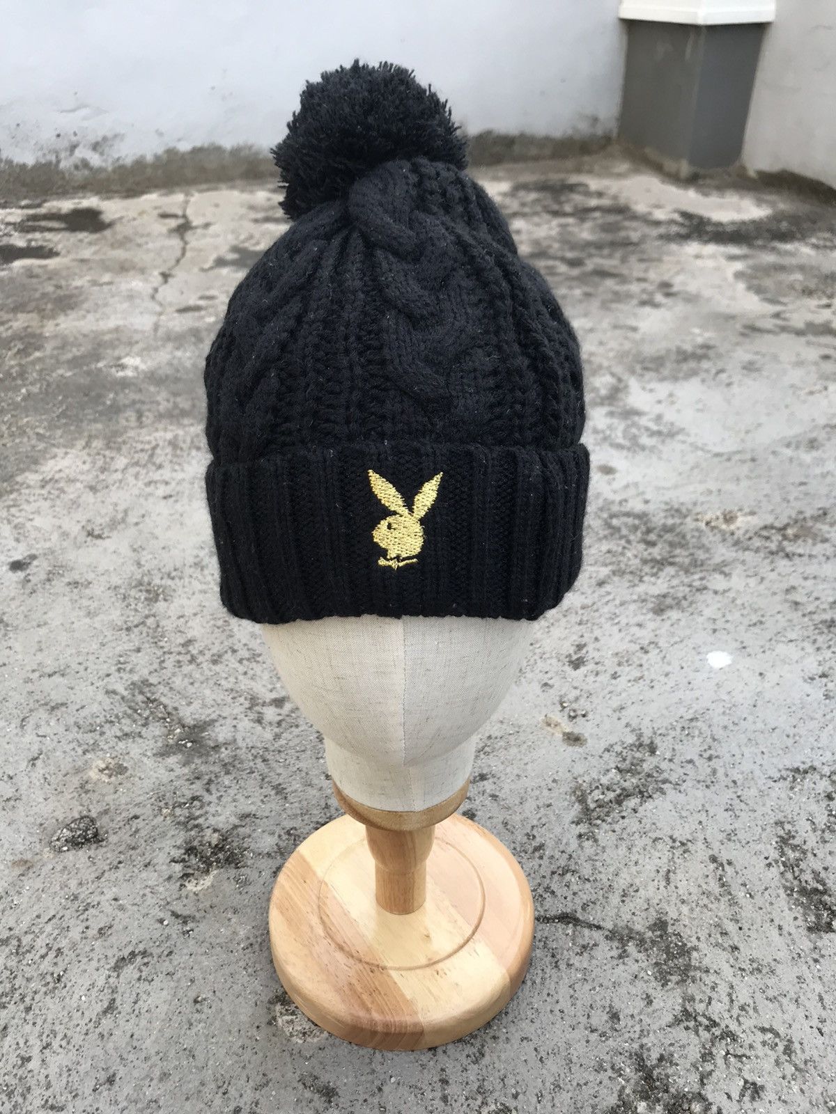 Playboy playboy bunny gold embroidery logo streetwear beanie hat Size ONE SIZE - 2 Thumbnail
