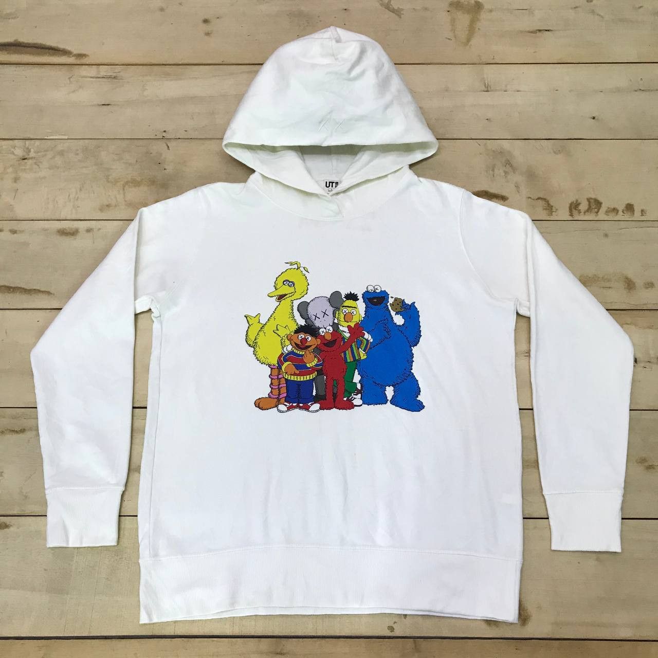 Japanese Brand × Kaws × Uniqlo A456 KAWS X SESAME STREET X UNIQLO HOODIES Size US L / EU 52-54 / 3 - 1 Thumbnail