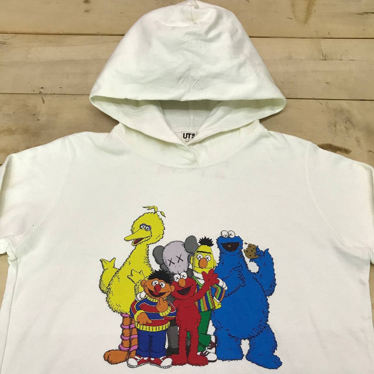 Japanese Brand × Kaws × Uniqlo A456 KAWS X SESAME STREET X UNIQLO HOODIES Size US L / EU 52-54 / 3 - 2 Thumbnail