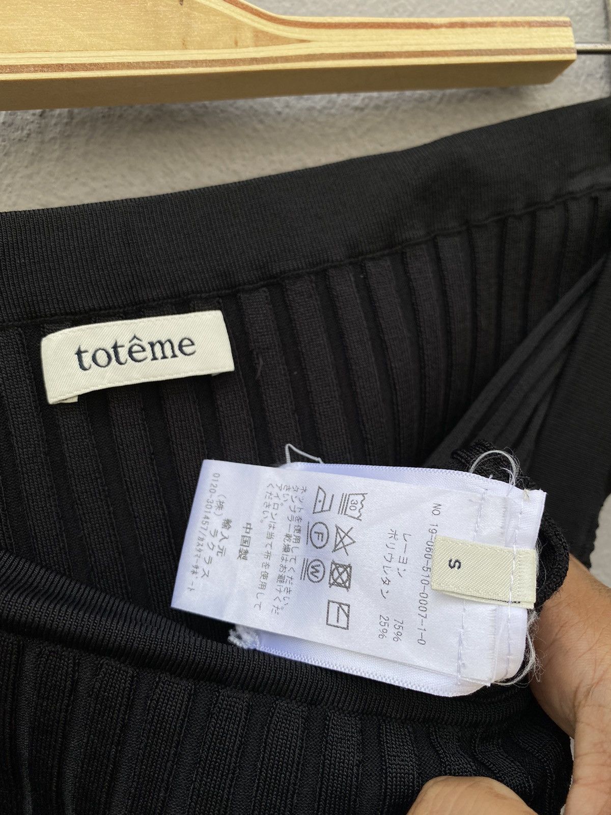 Designer × Toteme totême pleated sculptural skirt Size 28" / US 6 / IT 42 - 3 Thumbnail
