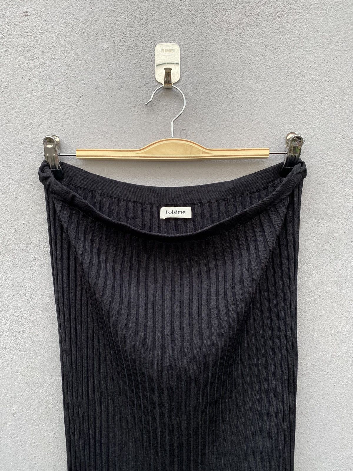 Designer × Toteme totême pleated sculptural skirt Size 28" / US 6 / IT 42 - 1 Thumbnail