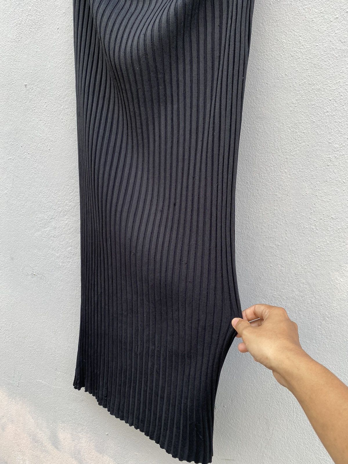 Designer × Toteme totême pleated sculptural skirt Size 28" / US 6 / IT 42 - 6 Thumbnail