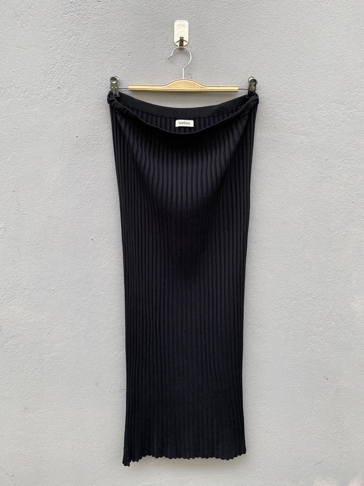 Designer × Toteme totême pleated sculptural skirt Size 28" / US 6 / IT 42 - 2 Thumbnail
