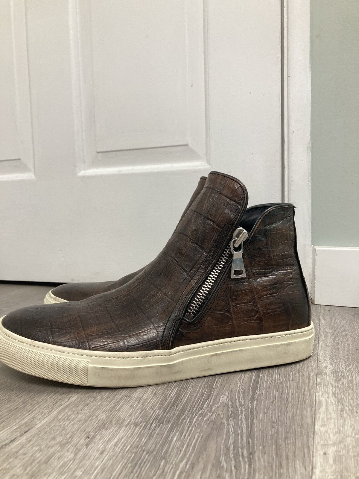 John Varvatos Reed wire insert double zip sneaker. Size 9.5