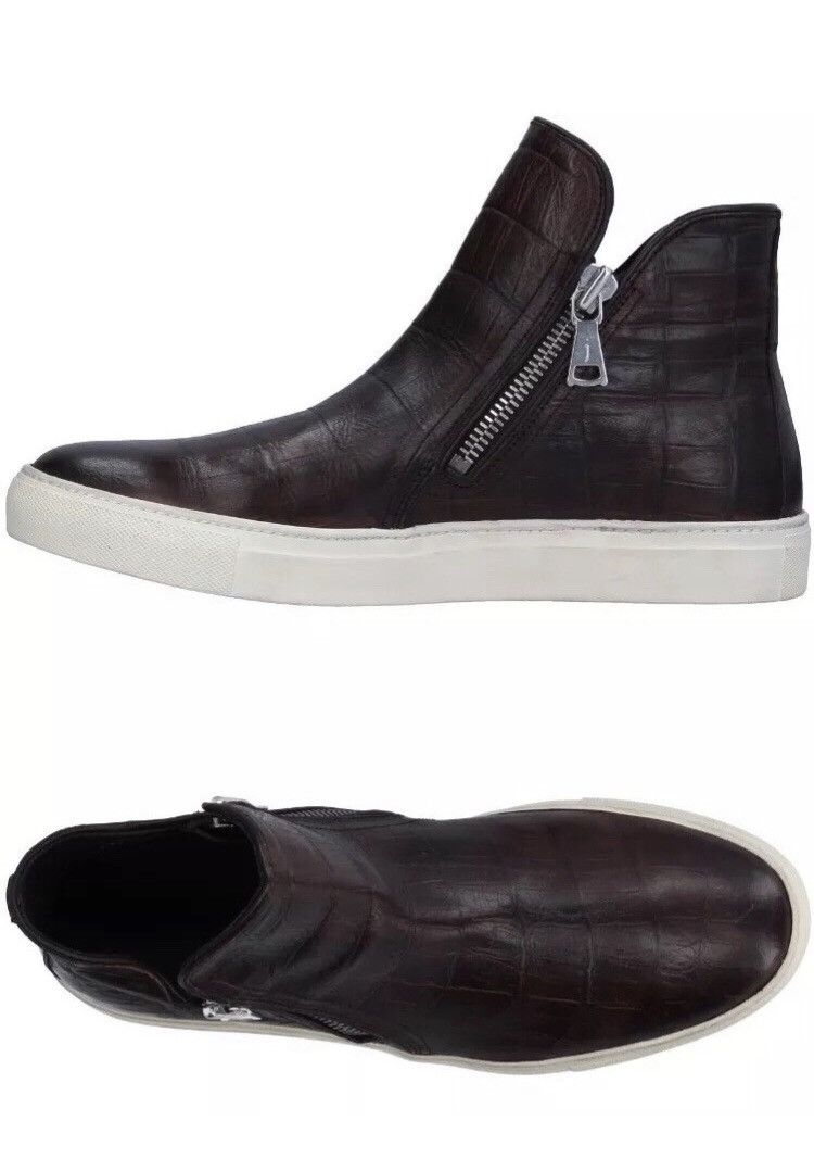 John Varvatos Reed wire insert double zip sneaker. Size 9.5