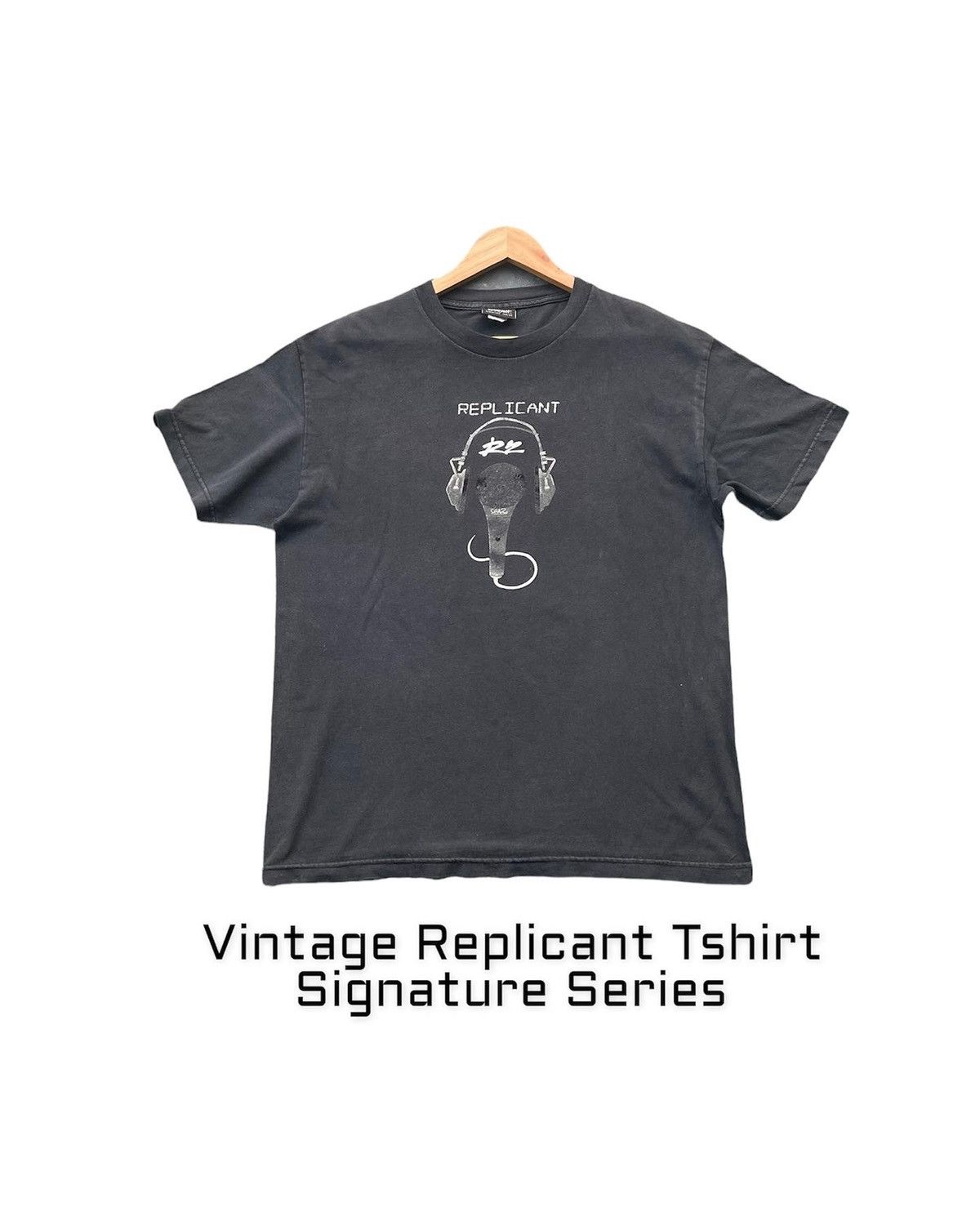 Vintage Vintage Replicant Signature Series Tshirt Size US L / EU 52-54 / 3 - 1 Thumbnail