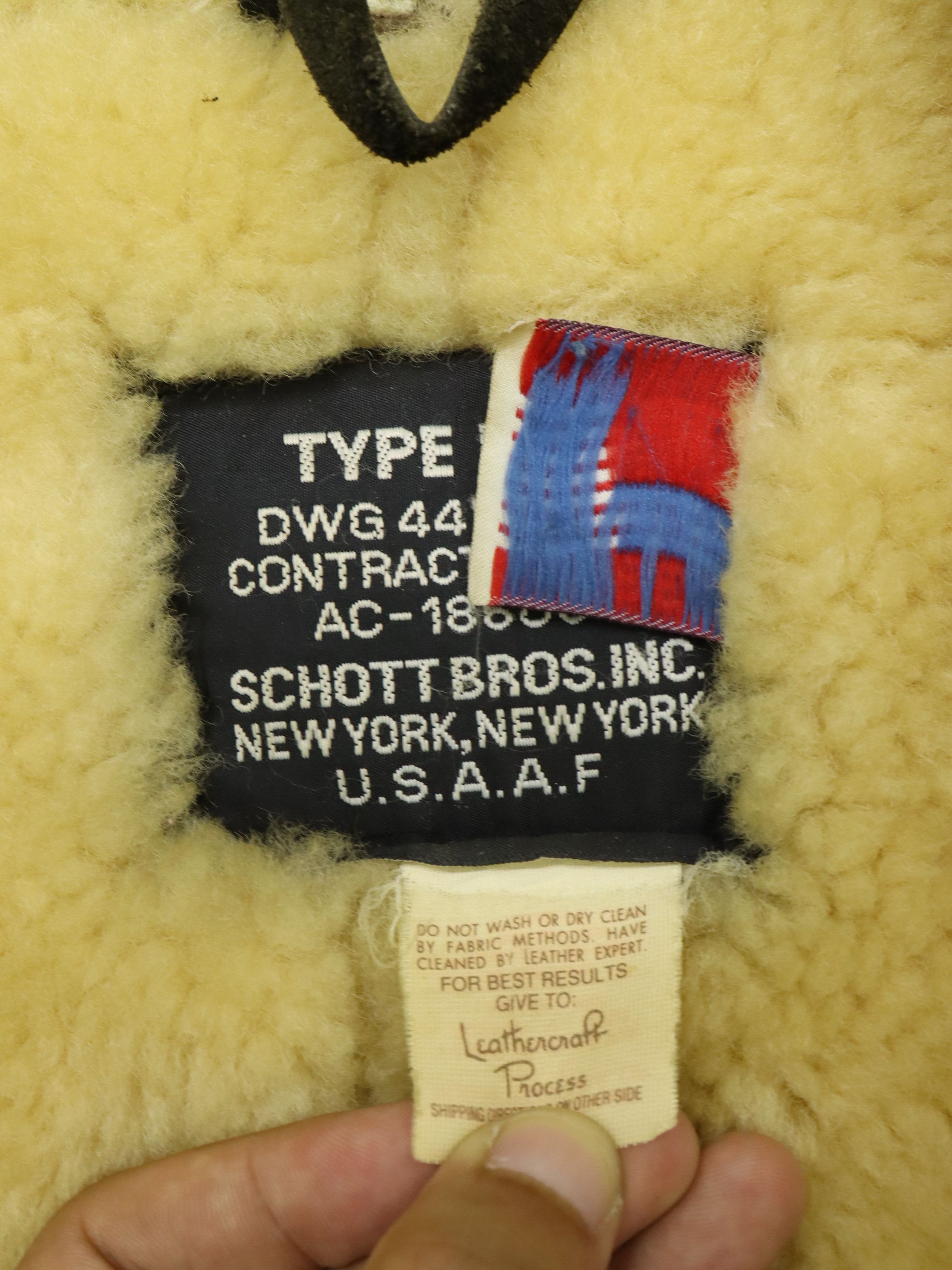 Schott SCHOTT TYPE B-3 SHEARLING LEATHER USAAF FLIGHT BOMBER JKT Size US M / EU 48-50 / 2 - 21 Thumbnail