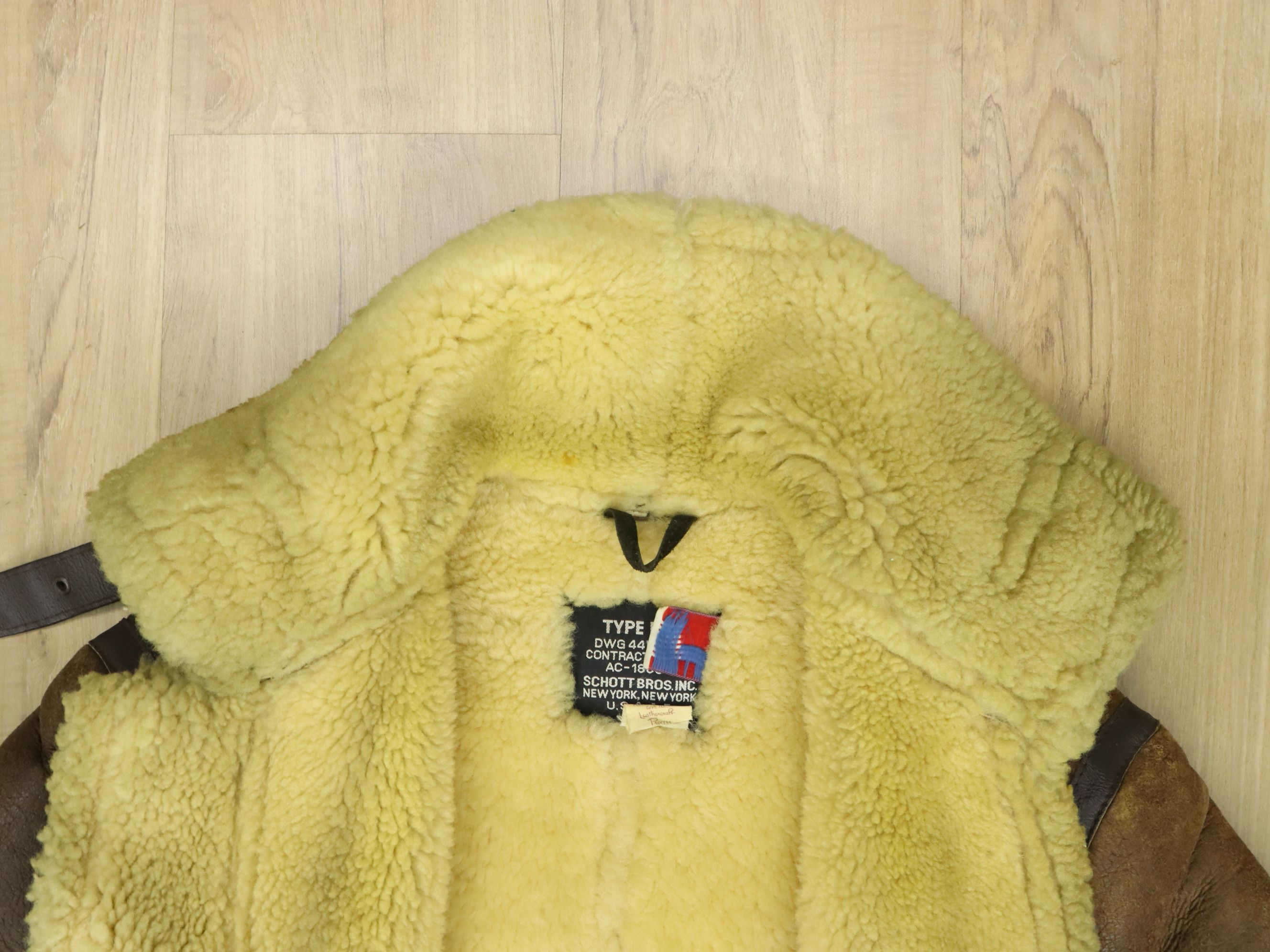 Schott SCHOTT TYPE B-3 SHEARLING LEATHER USAAF FLIGHT BOMBER JKT Size US M / EU 48-50 / 2 - 10 Thumbnail