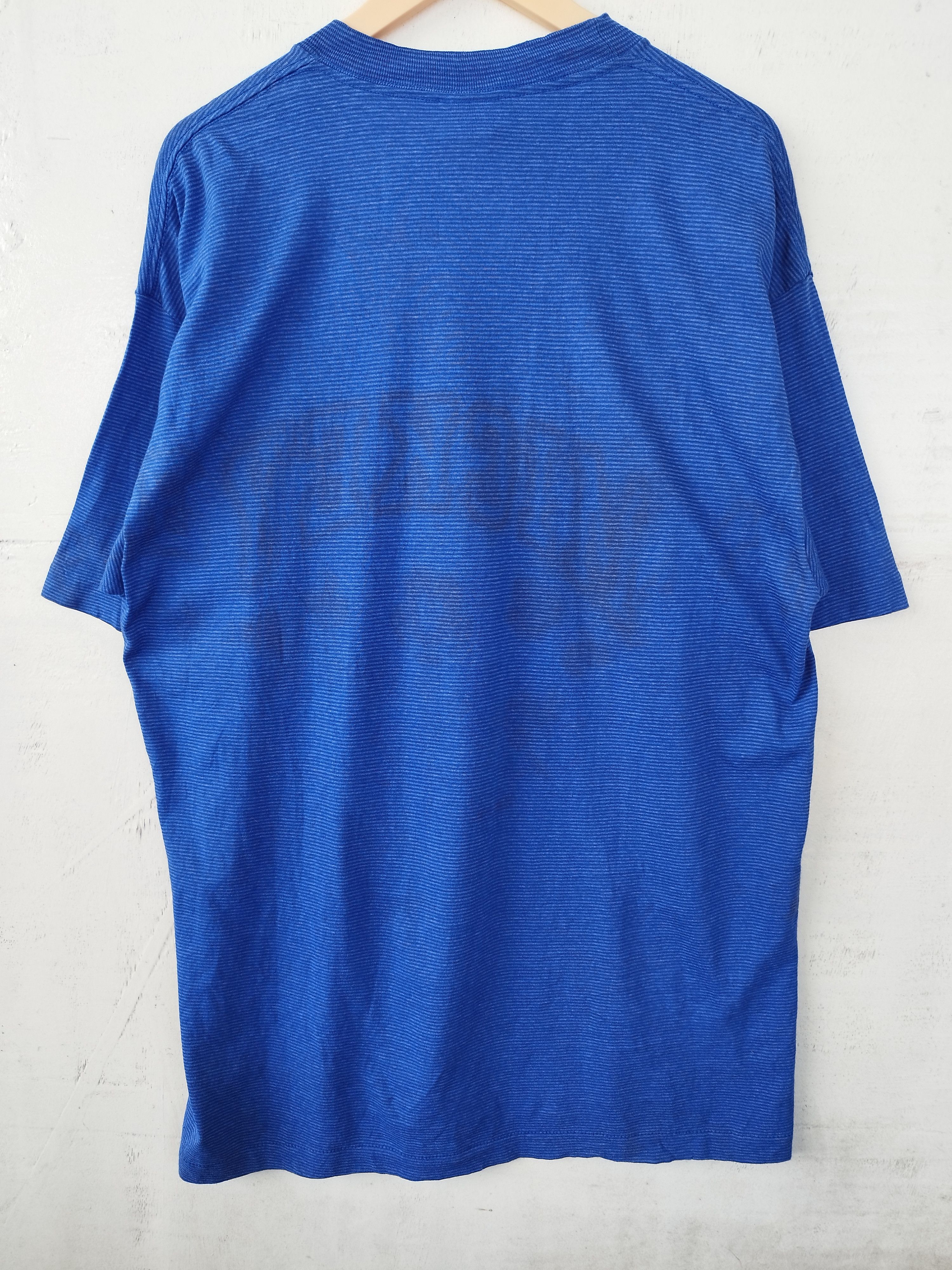 Mickey Mouse Vintage 90s Vintage Mickey Mouse t shirt Size US L / EU 52-54 / 3 - 3 Thumbnail