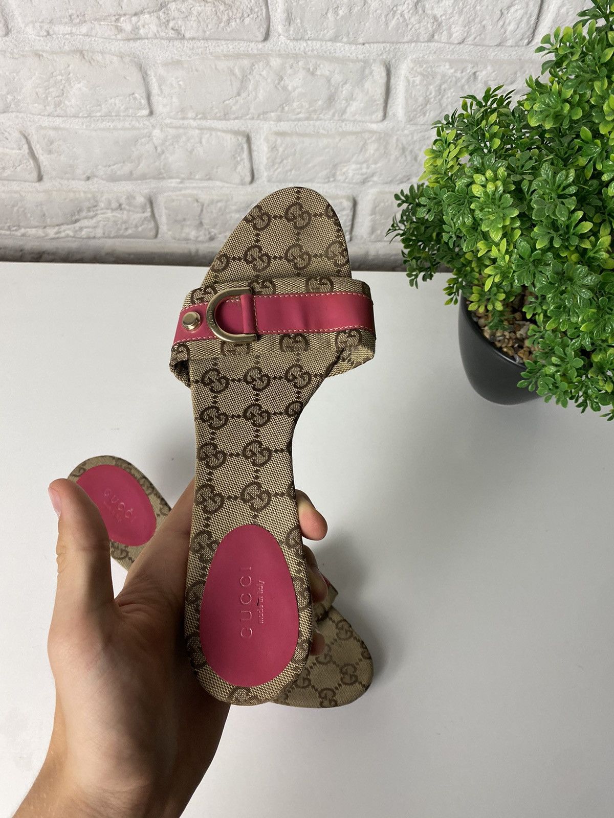 Gucci × Prada × Vintage ❤️‍🔥❤️‍🔥Gucci Monogram Heels Slides Authenthic Vintage Size US 8 / IT 38 - 4 Thumbnail