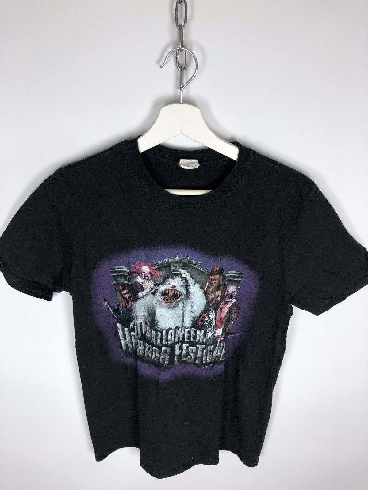 Gildan Gildan 2019 MPG Halloween Horror Festival Print Black size M Size US M / EU 48-50 / 2 - 2 Thumbnail
