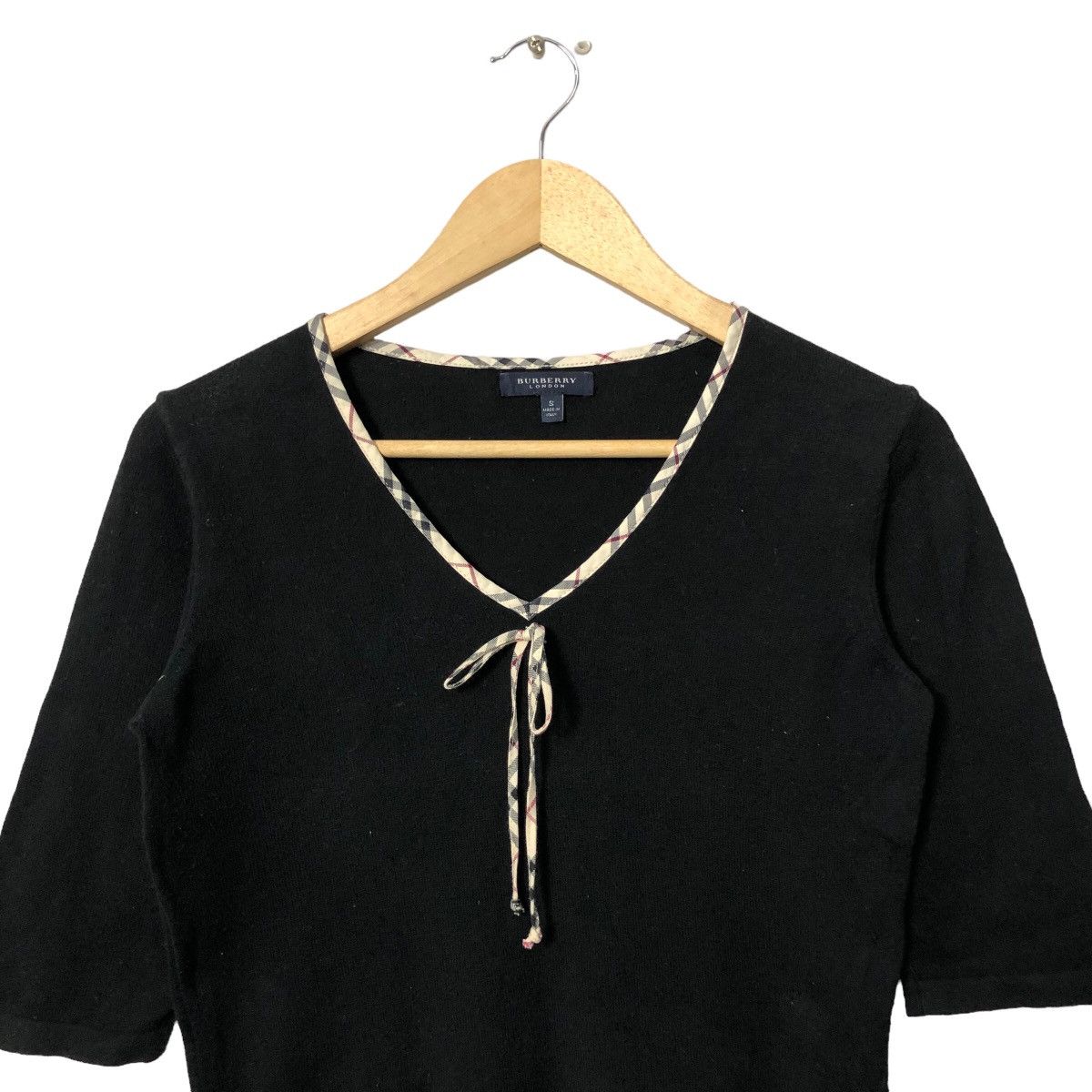 Burberry RARE‼️Burberry London V Neck Nova Check Crop Top Made Italy Size XS / US 0-2 / IT 36-38 - 4 Thumbnail