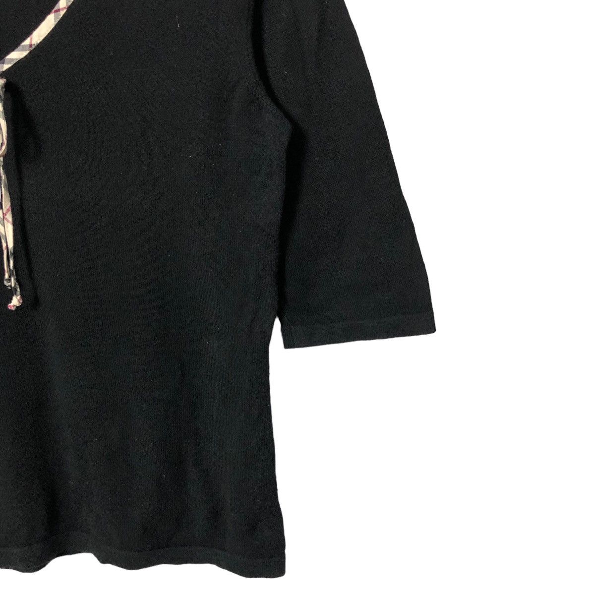 Burberry RARE‼️Burberry London V Neck Nova Check Crop Top Made Italy Size XS / US 0-2 / IT 36-38 - 2 Thumbnail