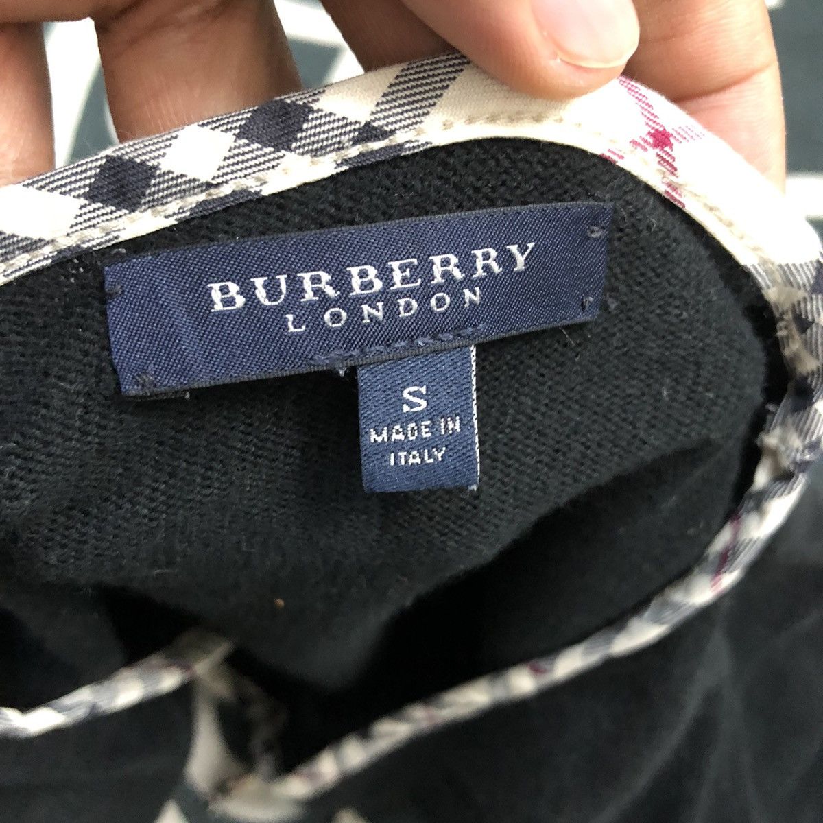 Burberry RARE‼️Burberry London V Neck Nova Check Crop Top Made Italy Size XS / US 0-2 / IT 36-38 - 9 Thumbnail