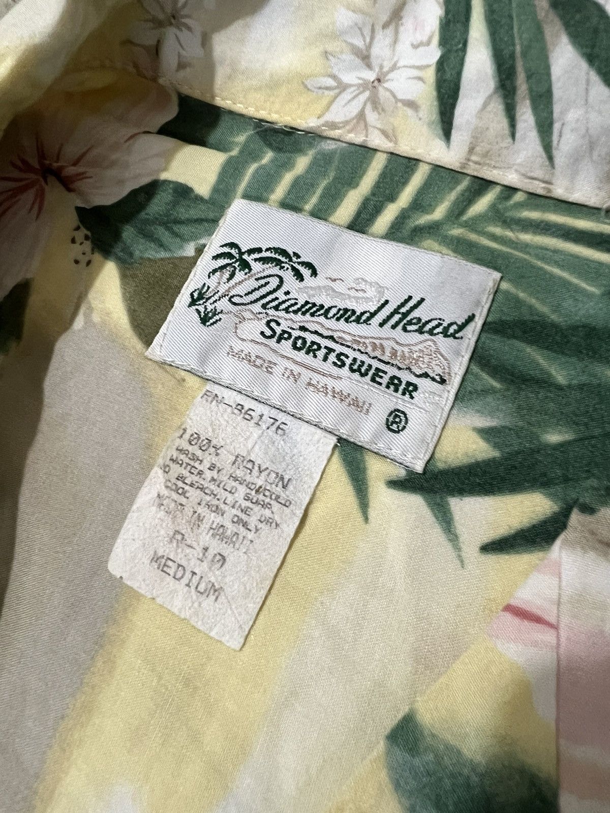 Diamond Head 1980s Diamond Head Camp Collar Rayon Hawaiian Motif Shirt Size US M / EU 48-50 / 2 - 7 Thumbnail