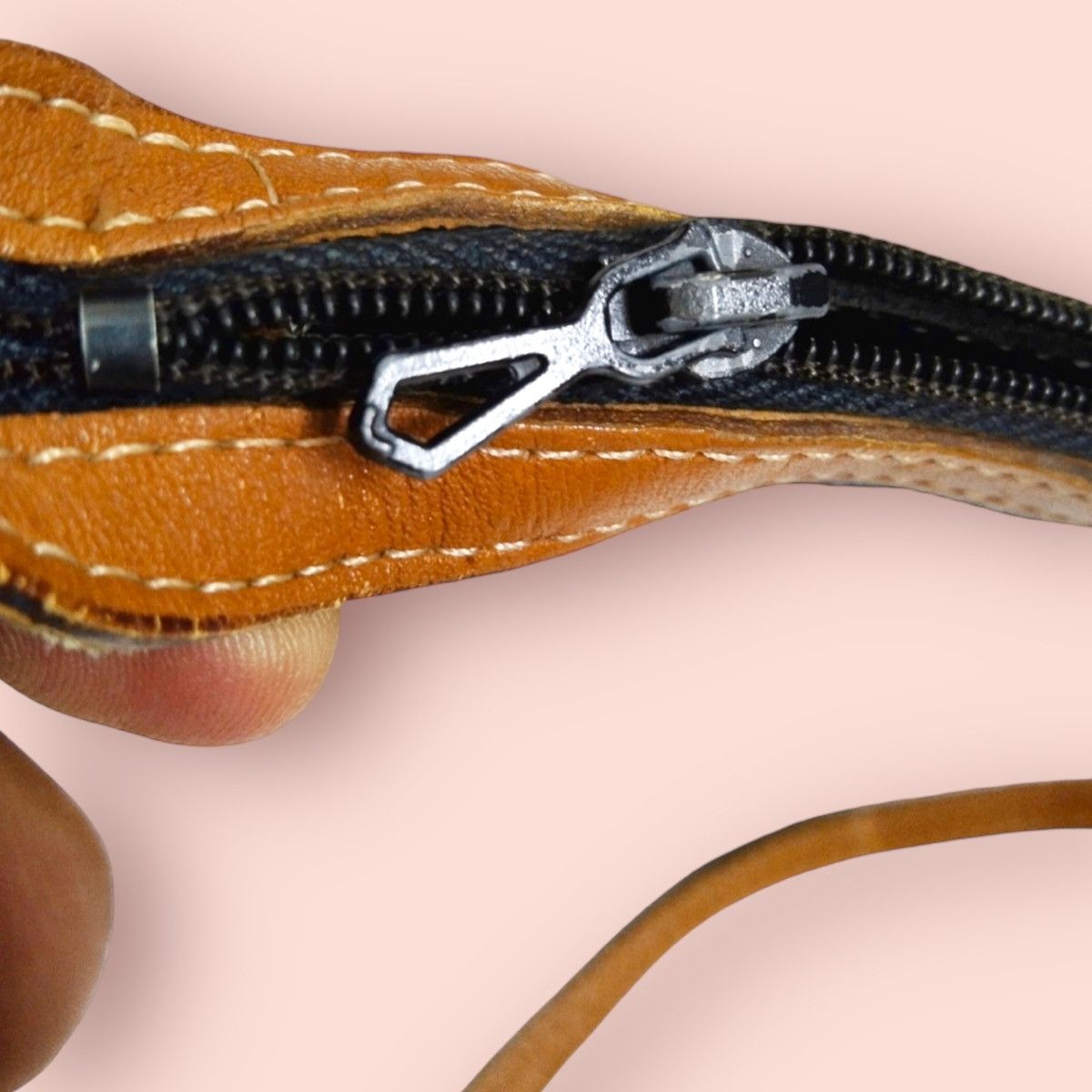 Andre Courreges COURREGES VINTAGE LEATHER MINI CROSSBODY SLING Size ONE SIZE - 9 Thumbnail