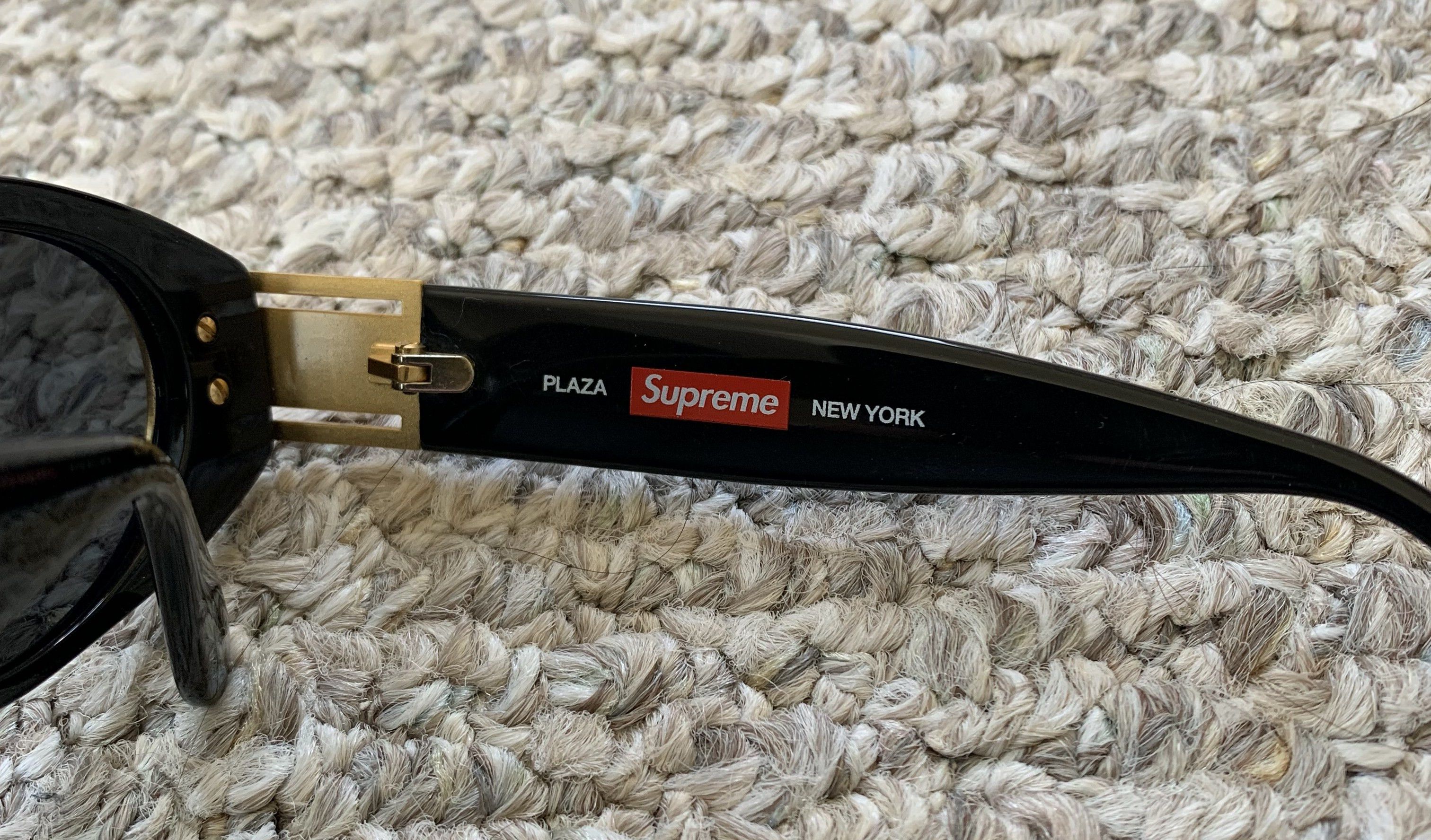 Supreme S/S 2018 Supreme Plaza Sunglasses + Case Size ONE SIZE - 5 Thumbnail