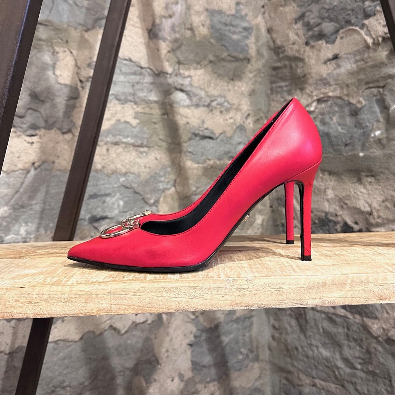 Versace Versace Red Leather Medusa Door Knocker Pumps Size US 10 / IT 40 - 9 Thumbnail